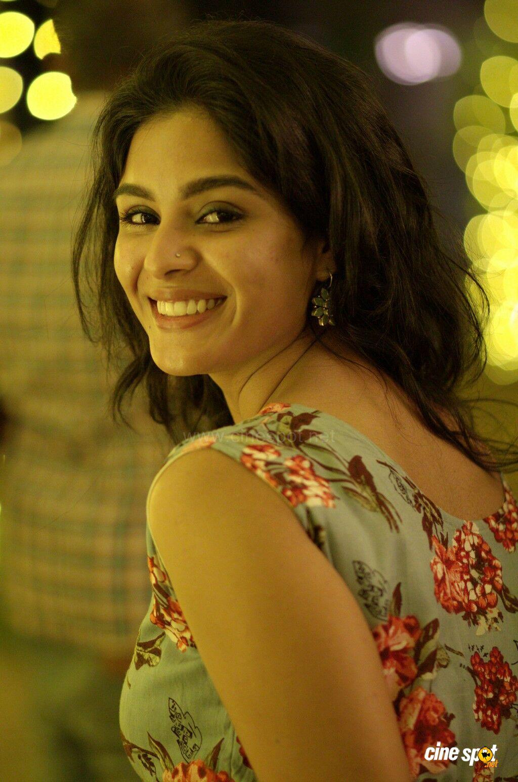 Samyuktha Menon in Uyare