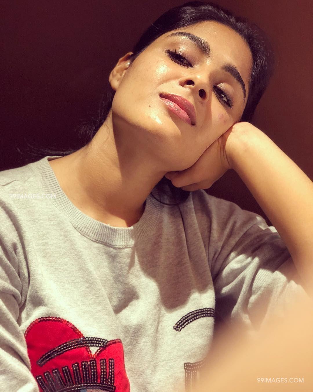 65Samyuktha Menon Beautiful HD Photohoot Stills