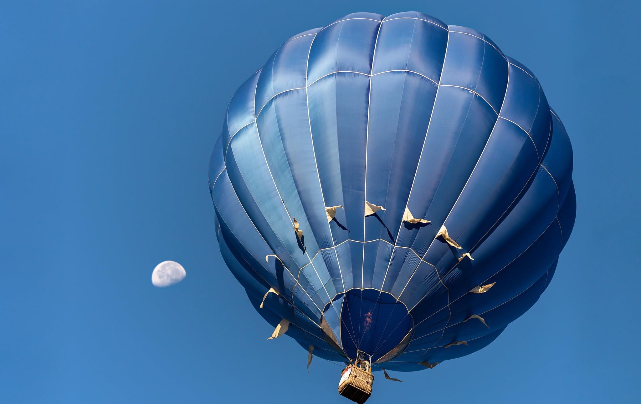 Blue hot air balloon, Moon, blue, sky, hot air balloons HD