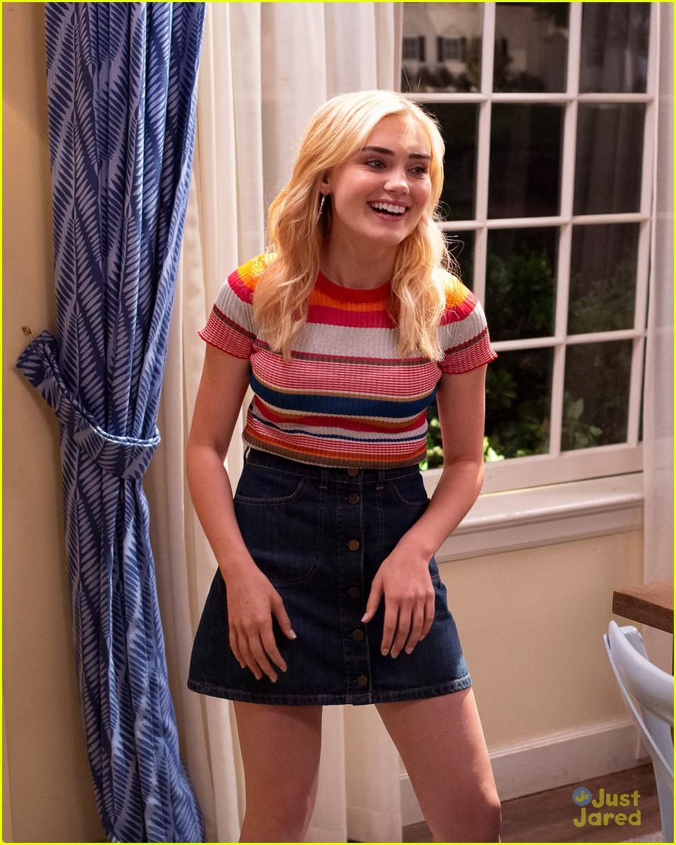 Meg Donnelly's ABC Series 'American Housewife' Returns