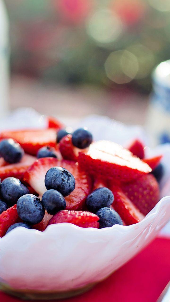 Fruits, blueberry, strawberry, bowl, blur wallpaper