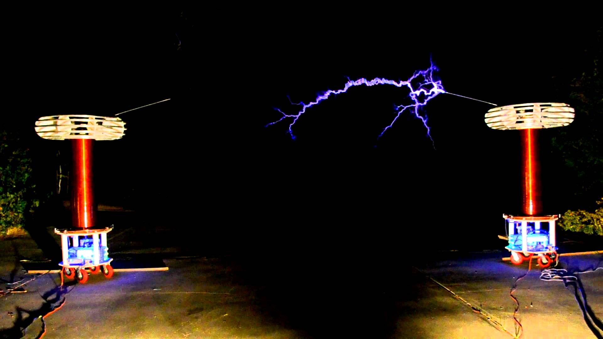 Musical Tesla Coils Play 'House of the Rising Sun'