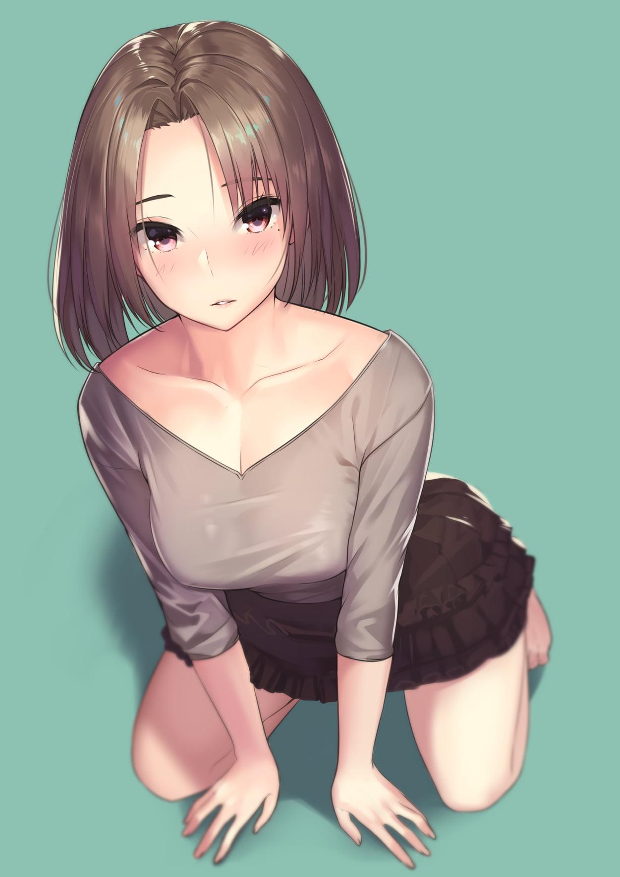 Female anime character, simple background, cleavage, short