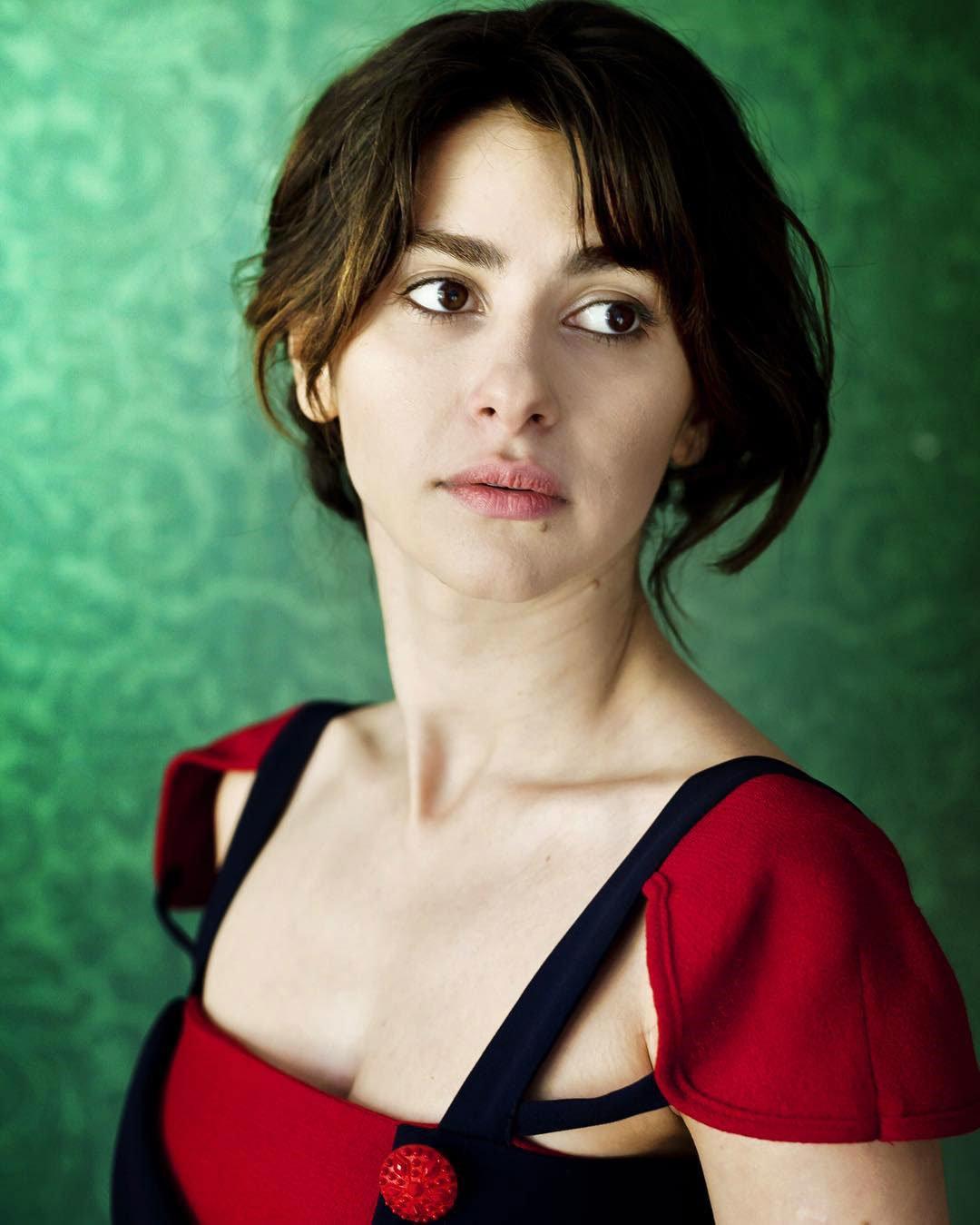 Nesrin Cavadzade: Tv Series, Biography