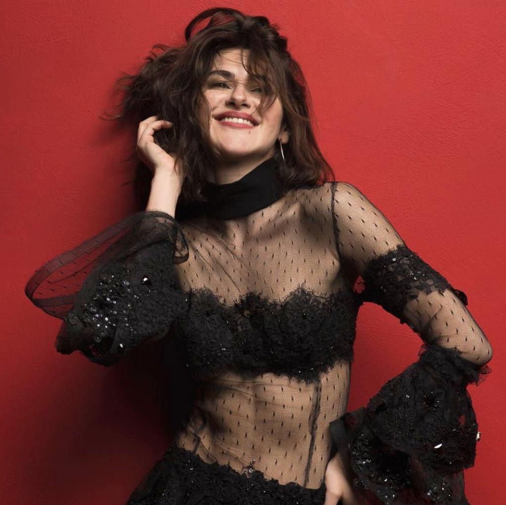 Nesrin Cavadzade 2 dil daha öğrenecek Foto Galerisi
