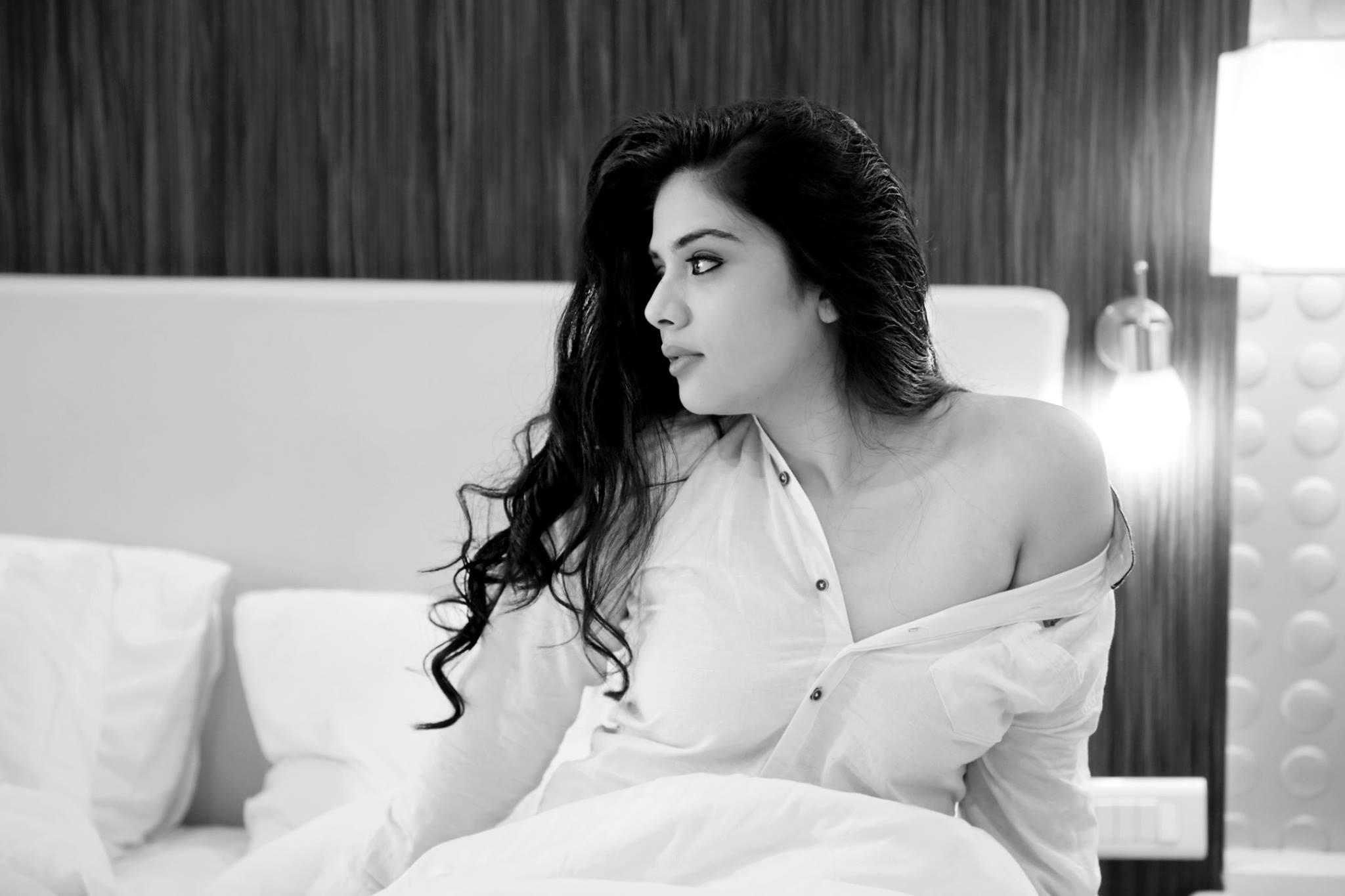 Actress Srimukhi (Sreemukhi) Latest Hot Black and White