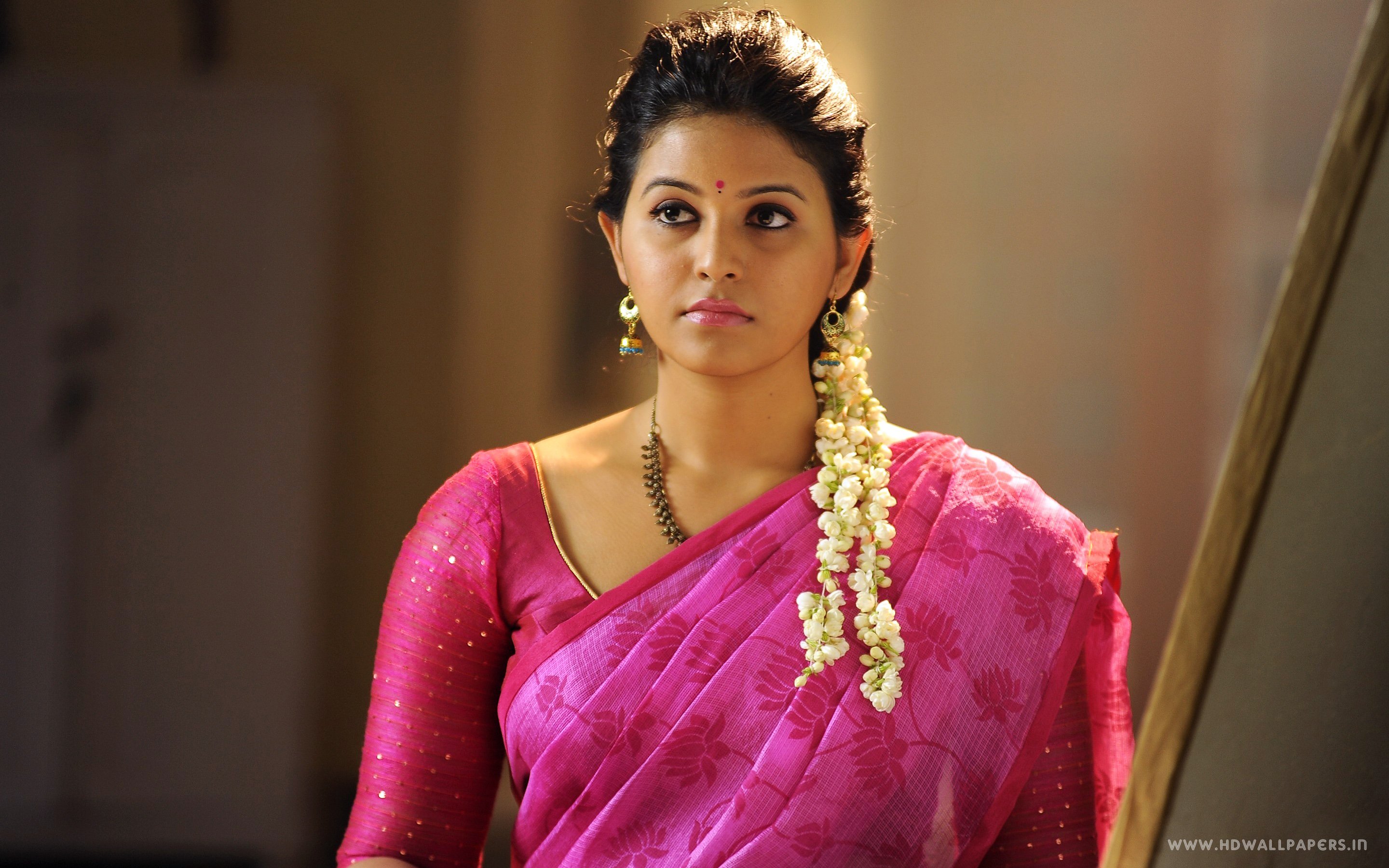 Tamil Actress HD Wallpaper