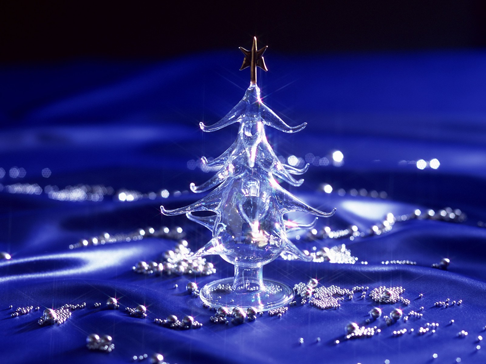 Beautiful Christmas tree Wallpaper