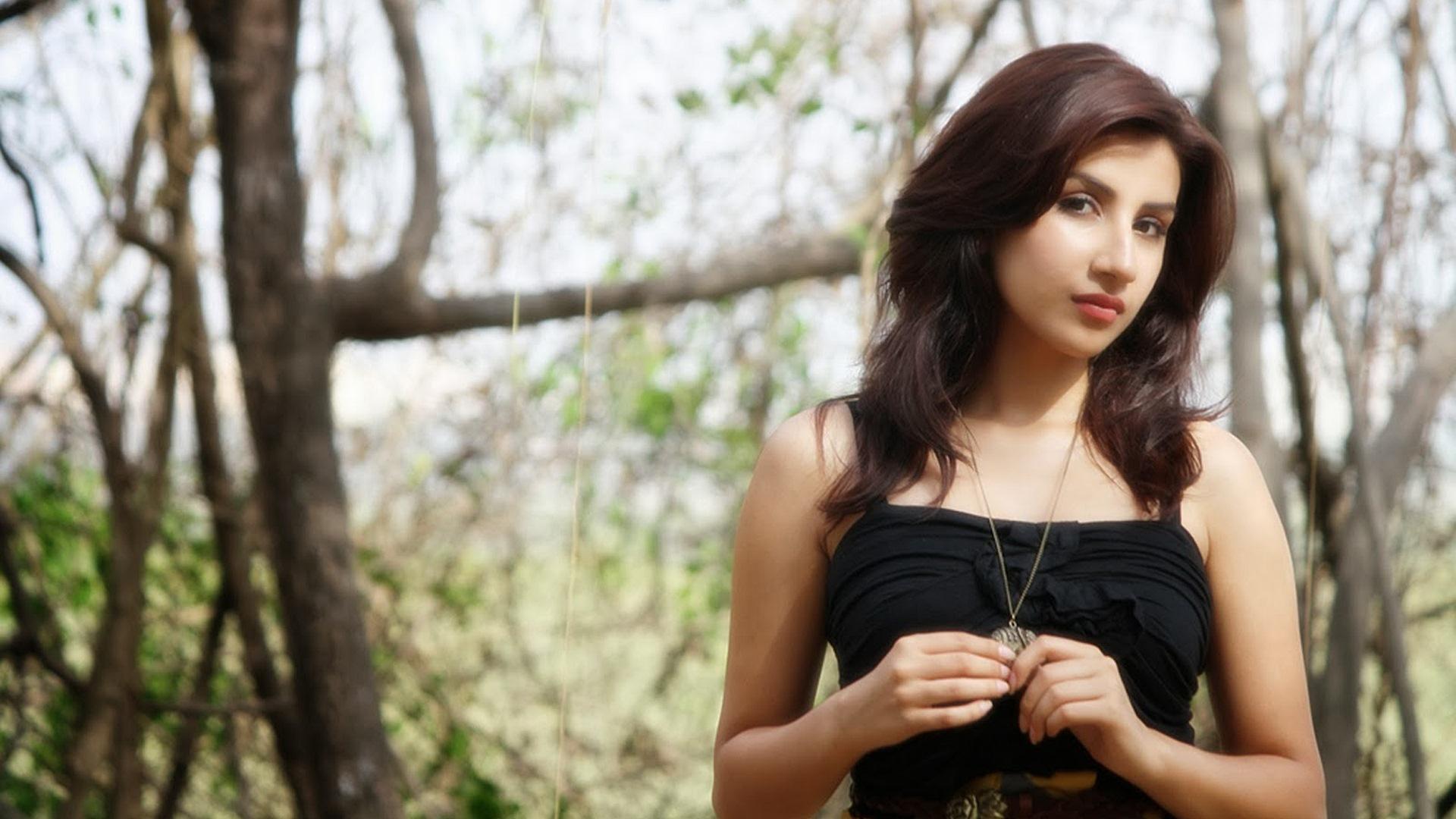 Parul Gulati Best Wallpaper 13135