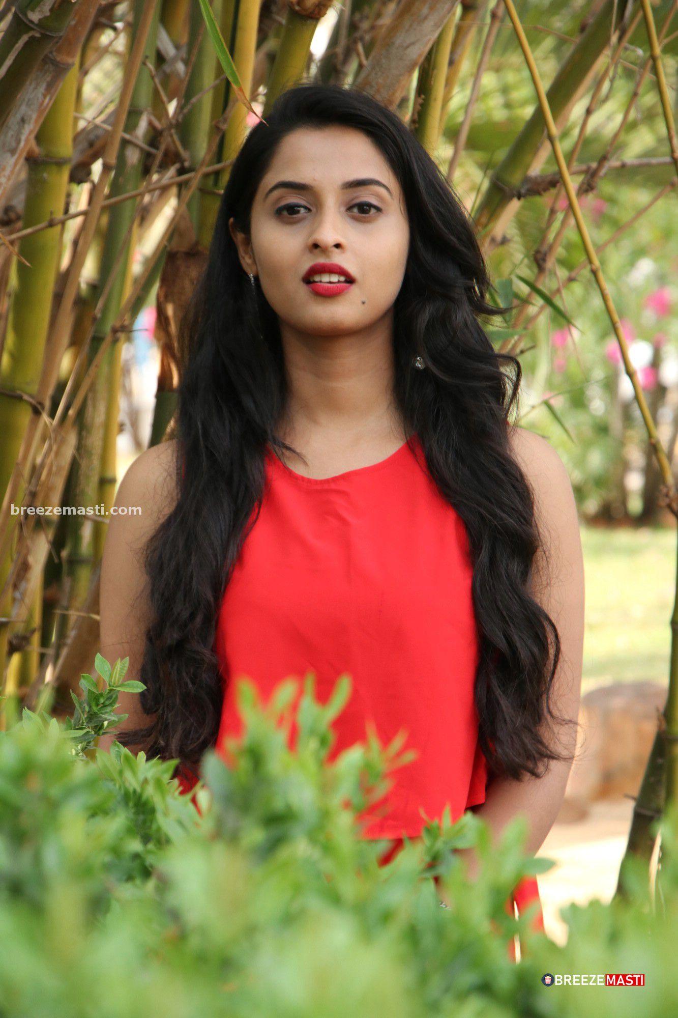 Arthana Binu Actress Photo, Image, Stills