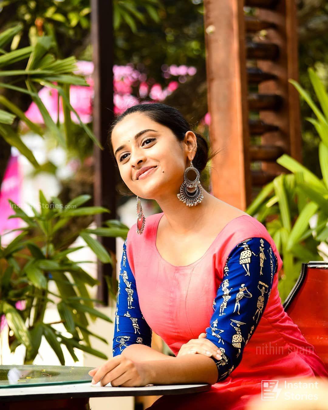 Arthana Binu Latest Hot HD Photo Wallpaper (1080p, 4k)