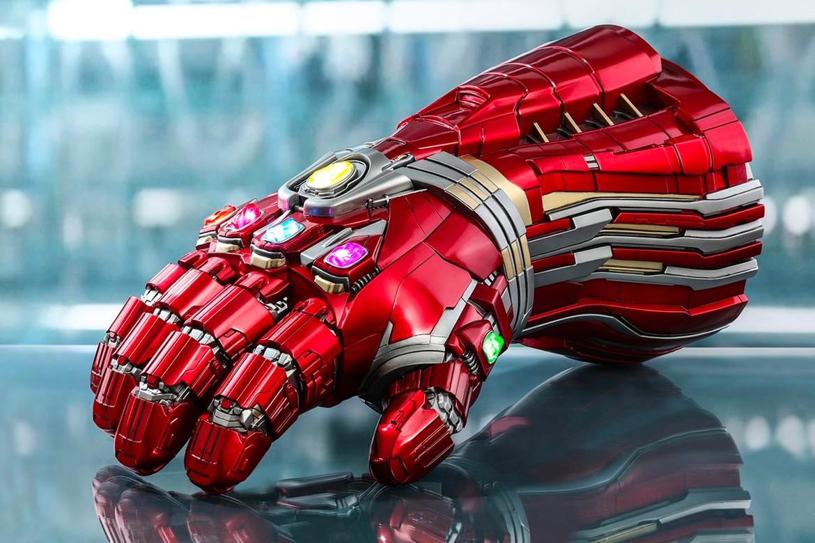 Hot Toys 1:1 Life Sized Hulk Nano Gauntlet Info