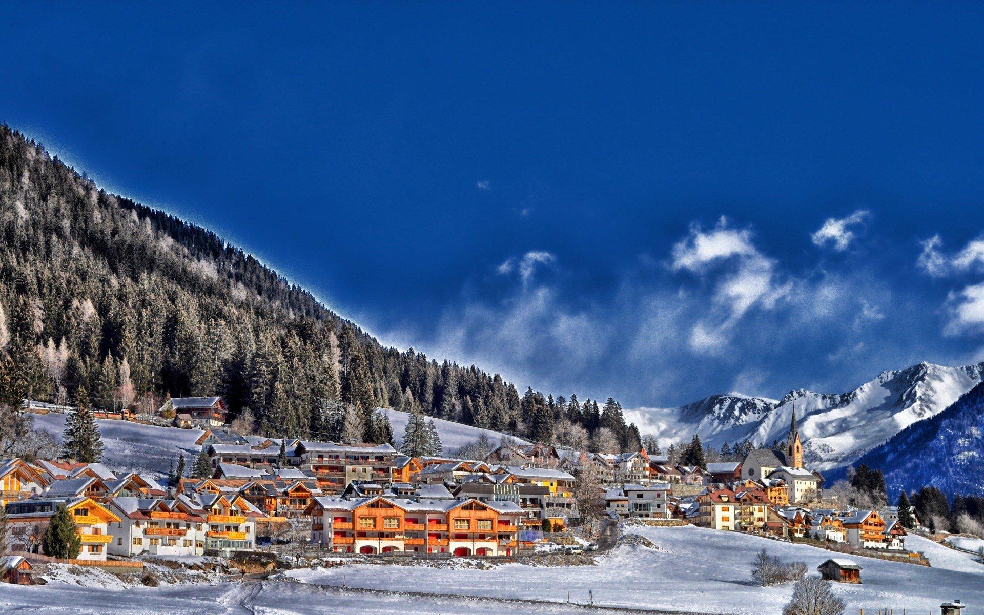 Winter Village on the Mountains HD Wallpapers