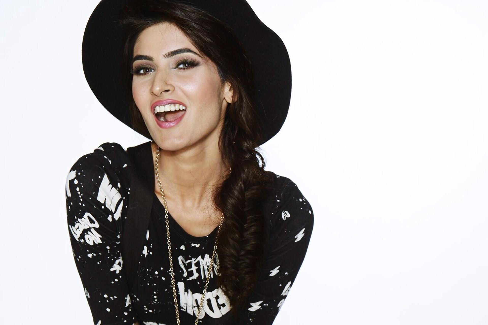 Karishma Sharma Wallpaper 21033