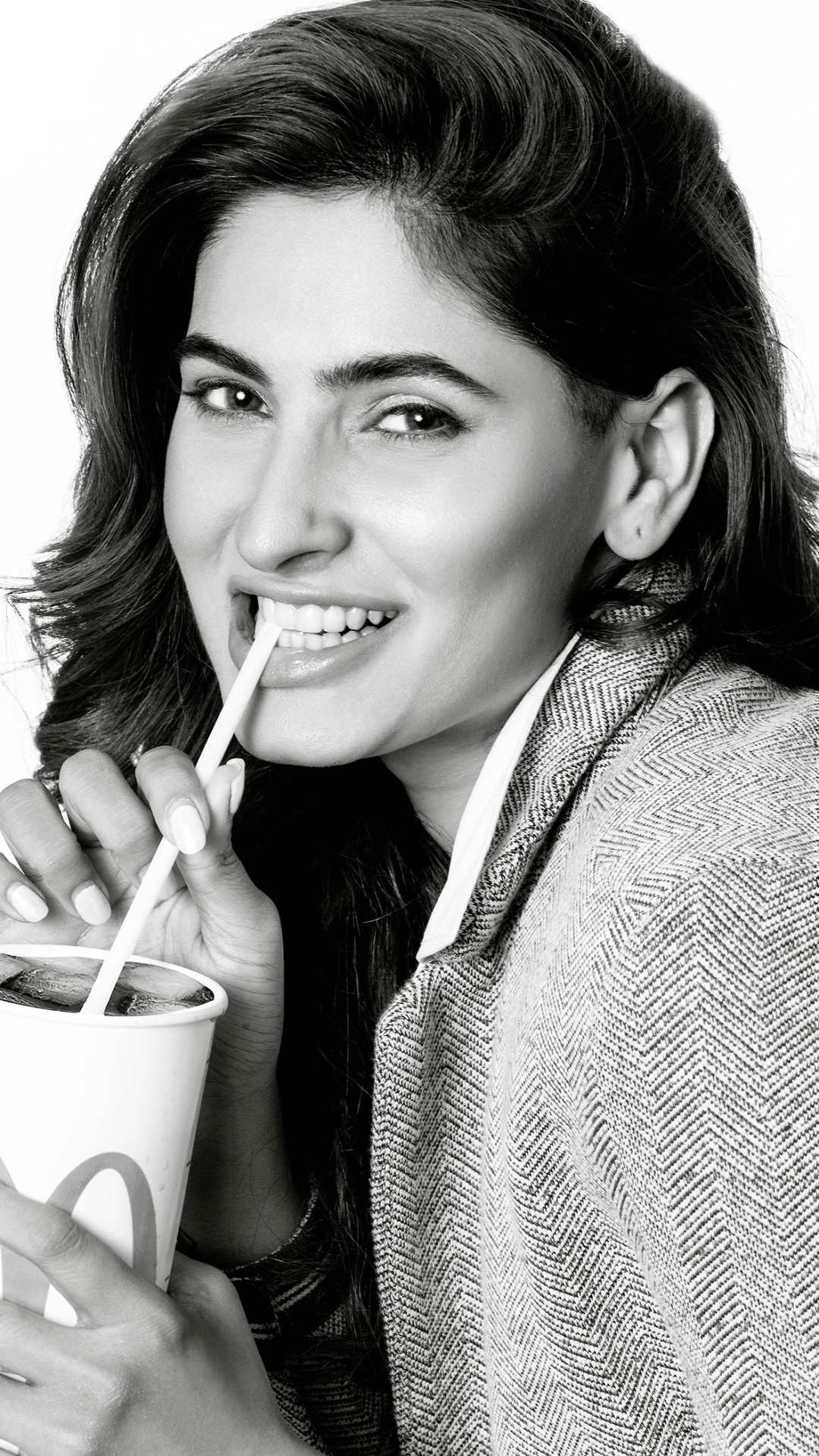 Celebrity Karishma Sharma (1080x1920) Wallpaper