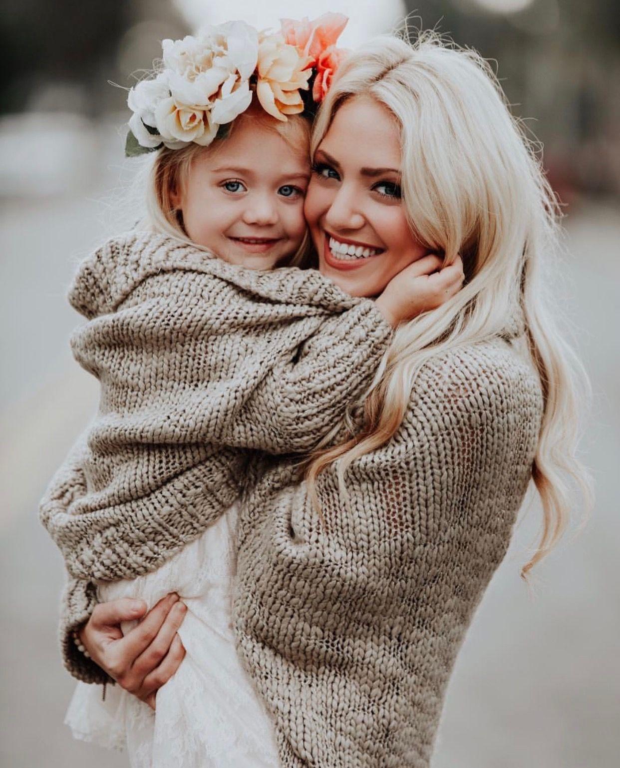 Savannah and Everleigh Soutas. Mother daughter picture