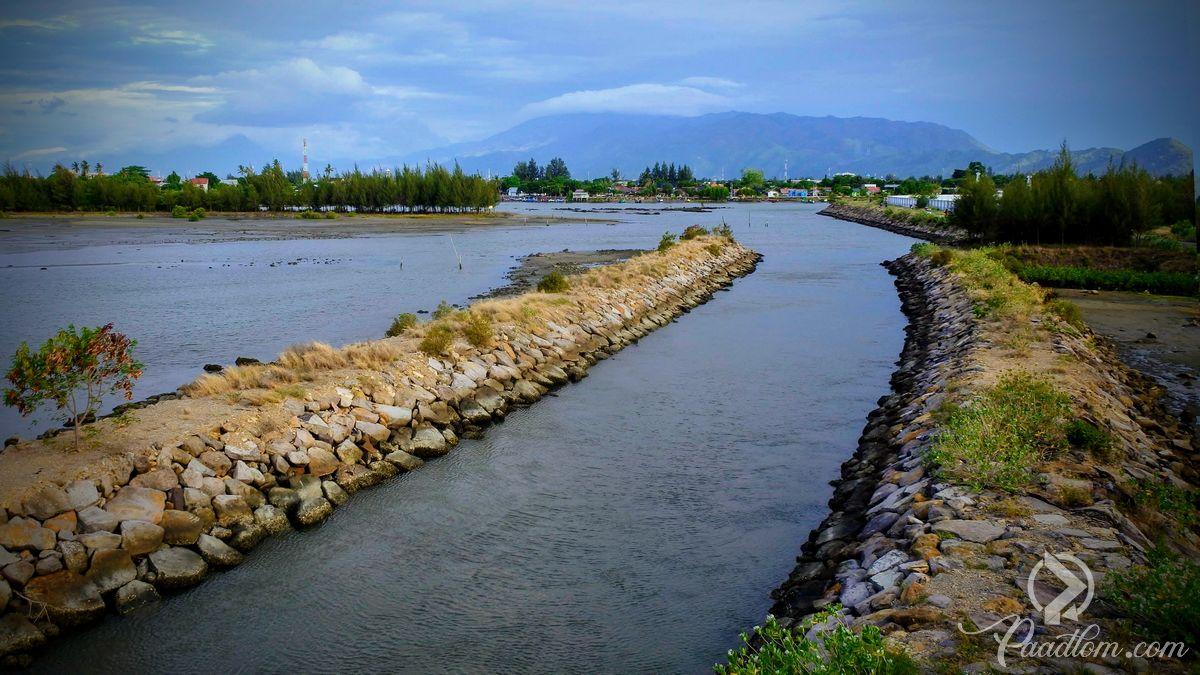 Wave Breaker Beach at Ulee Lheue Aceh