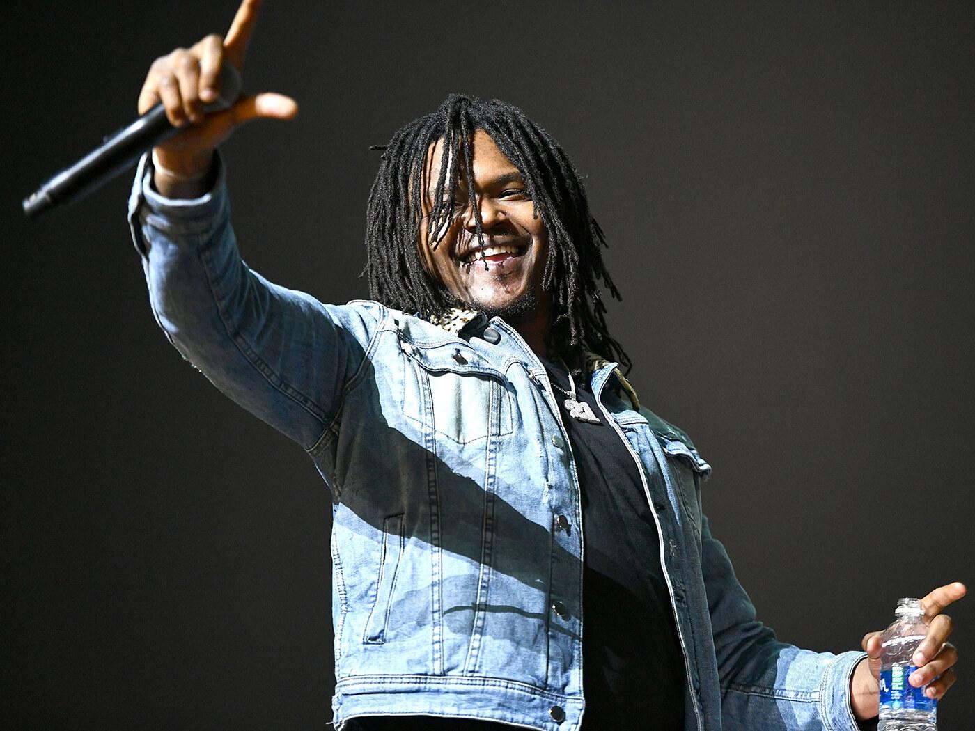Young nudy ready