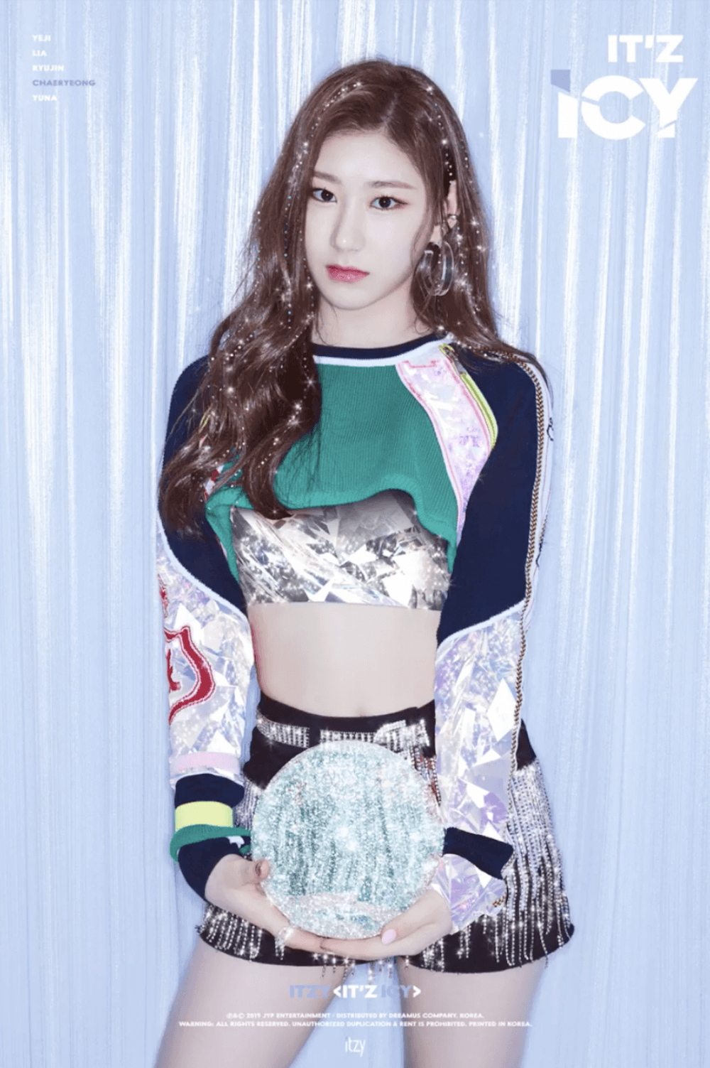 Chaeryeong sports brunette hair in teaser image for 'IT'Z ICY