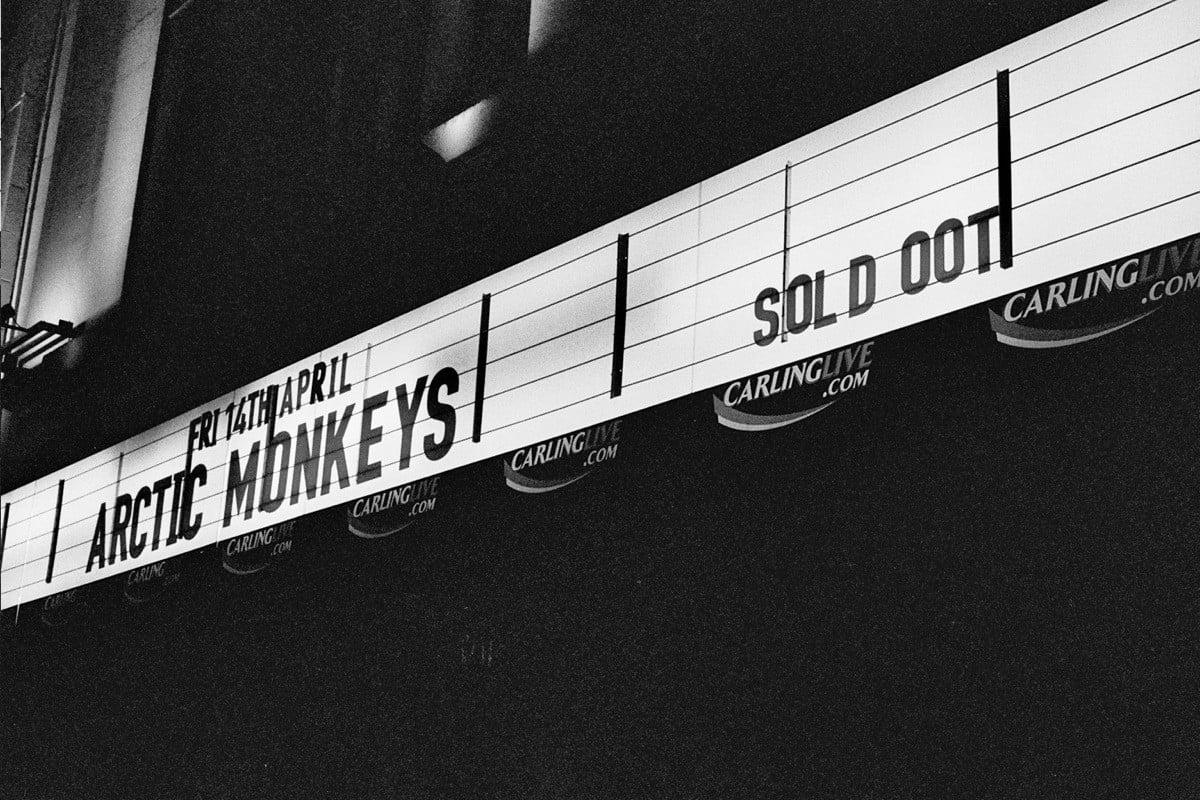 Arctic monkeys facade, Arctic Monkeys, AM, photography