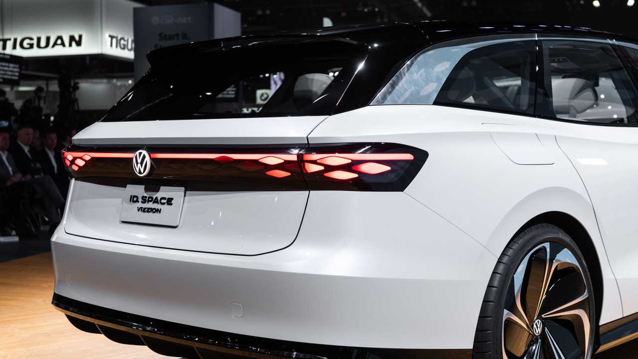 Volkswagen ID Space Vizzion Concept Arrives Previewing