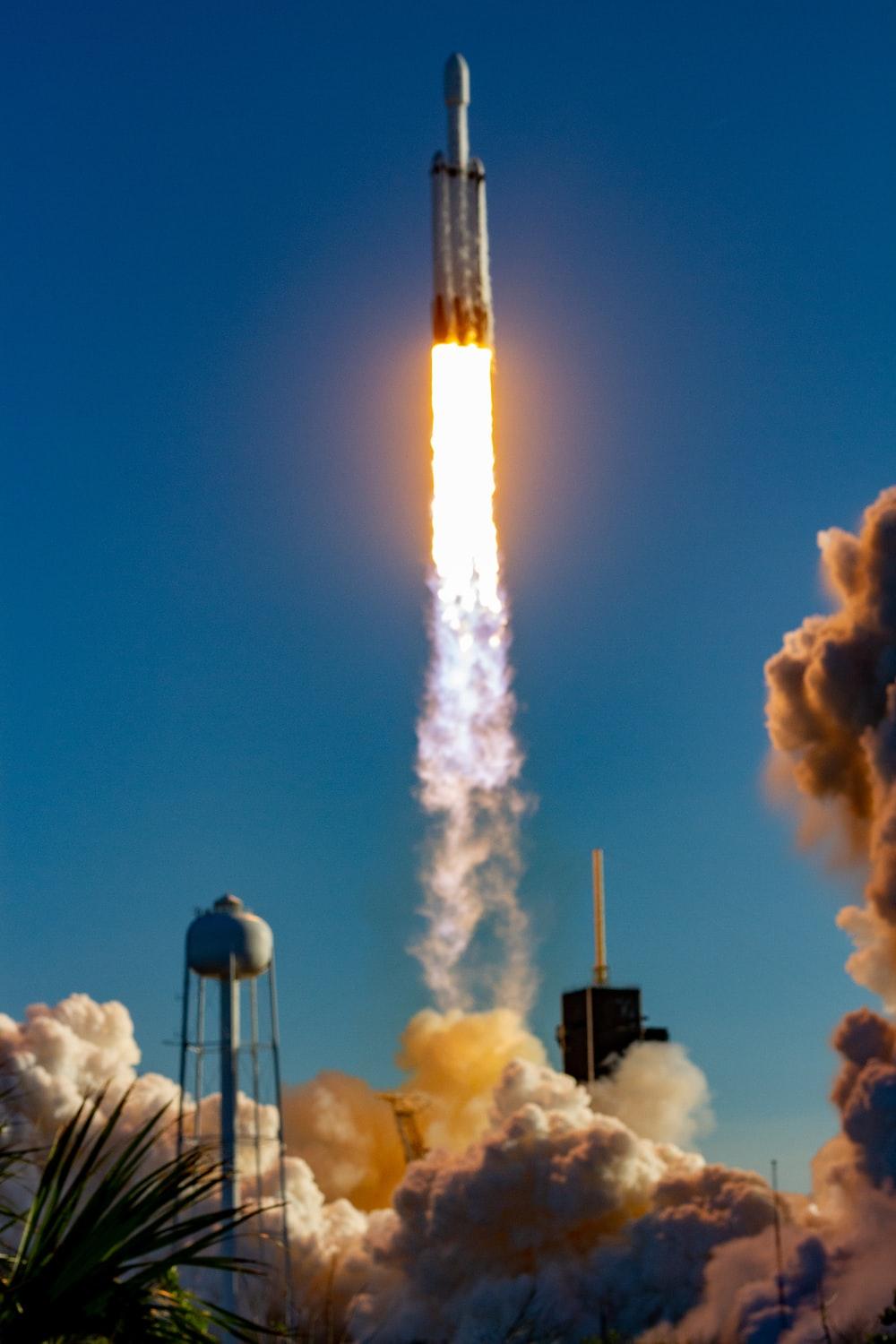 Falcon Heavy Picture. Download Free Image