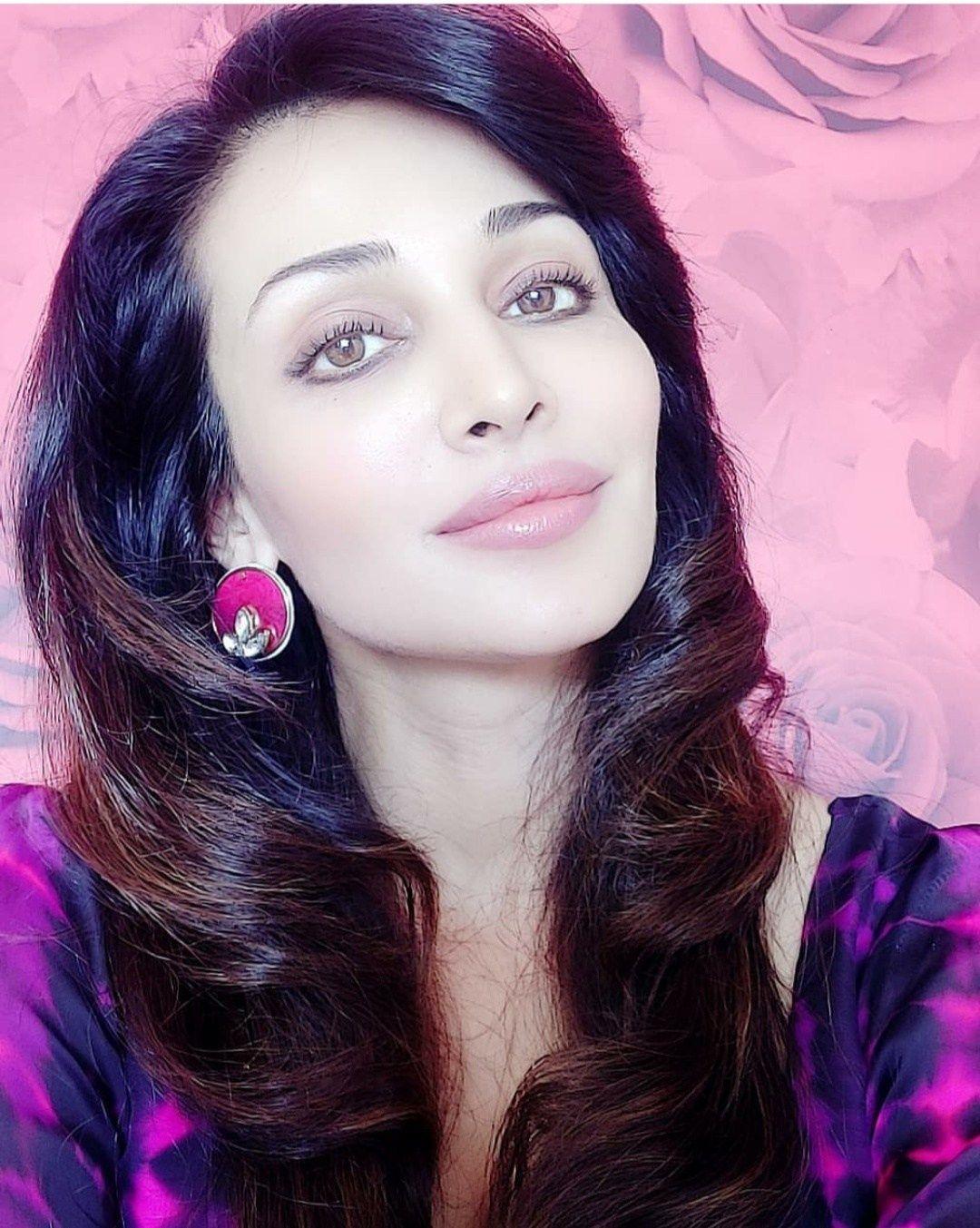 flora saini hot. flora saini in 2019