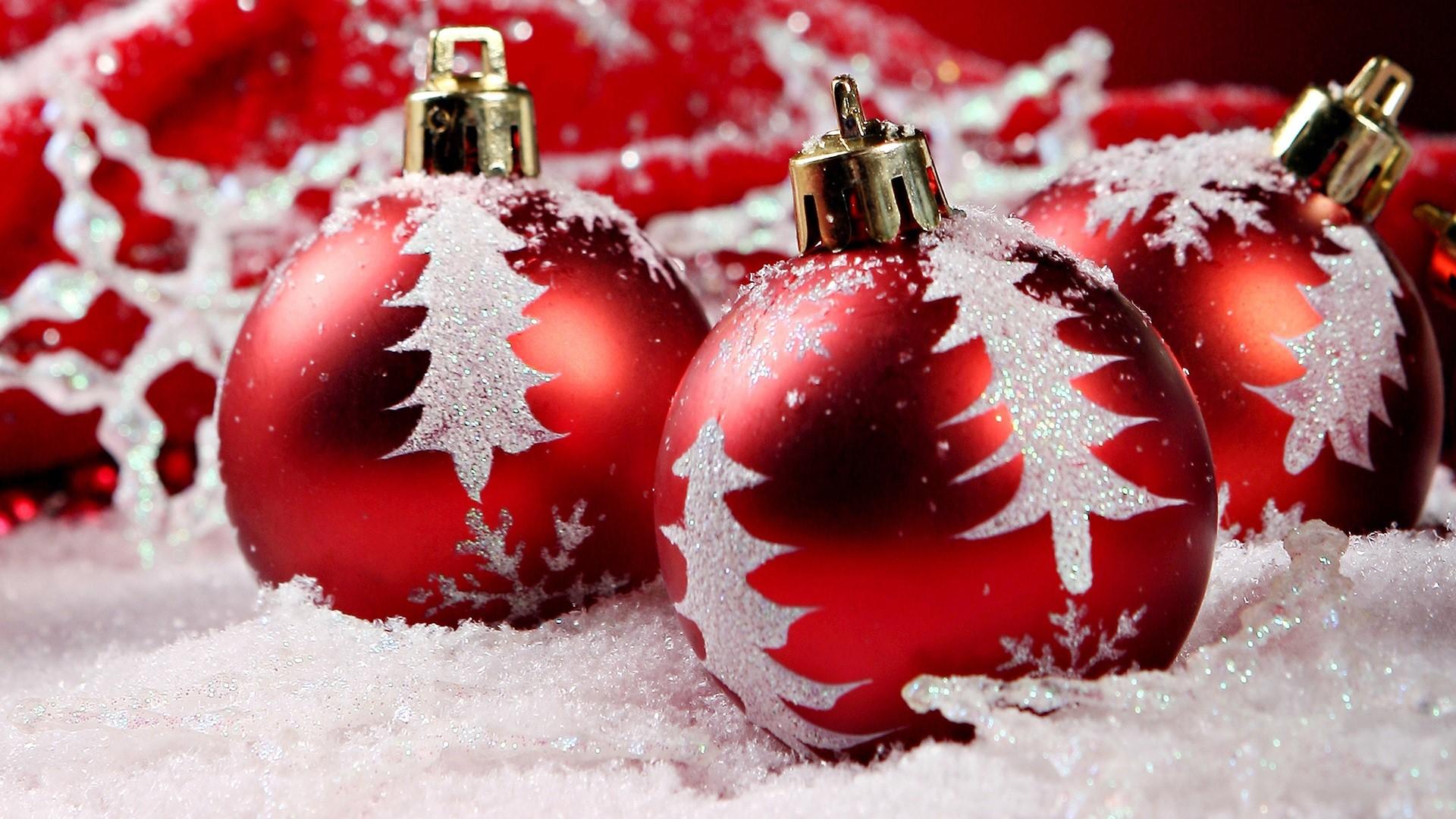 Red and White Christmas Ball HD Wallpaper