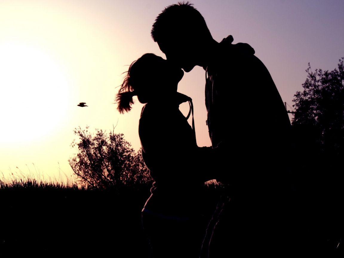 Romantic Kissing Couple Silhouette Wallpapers Wallpaper Cave