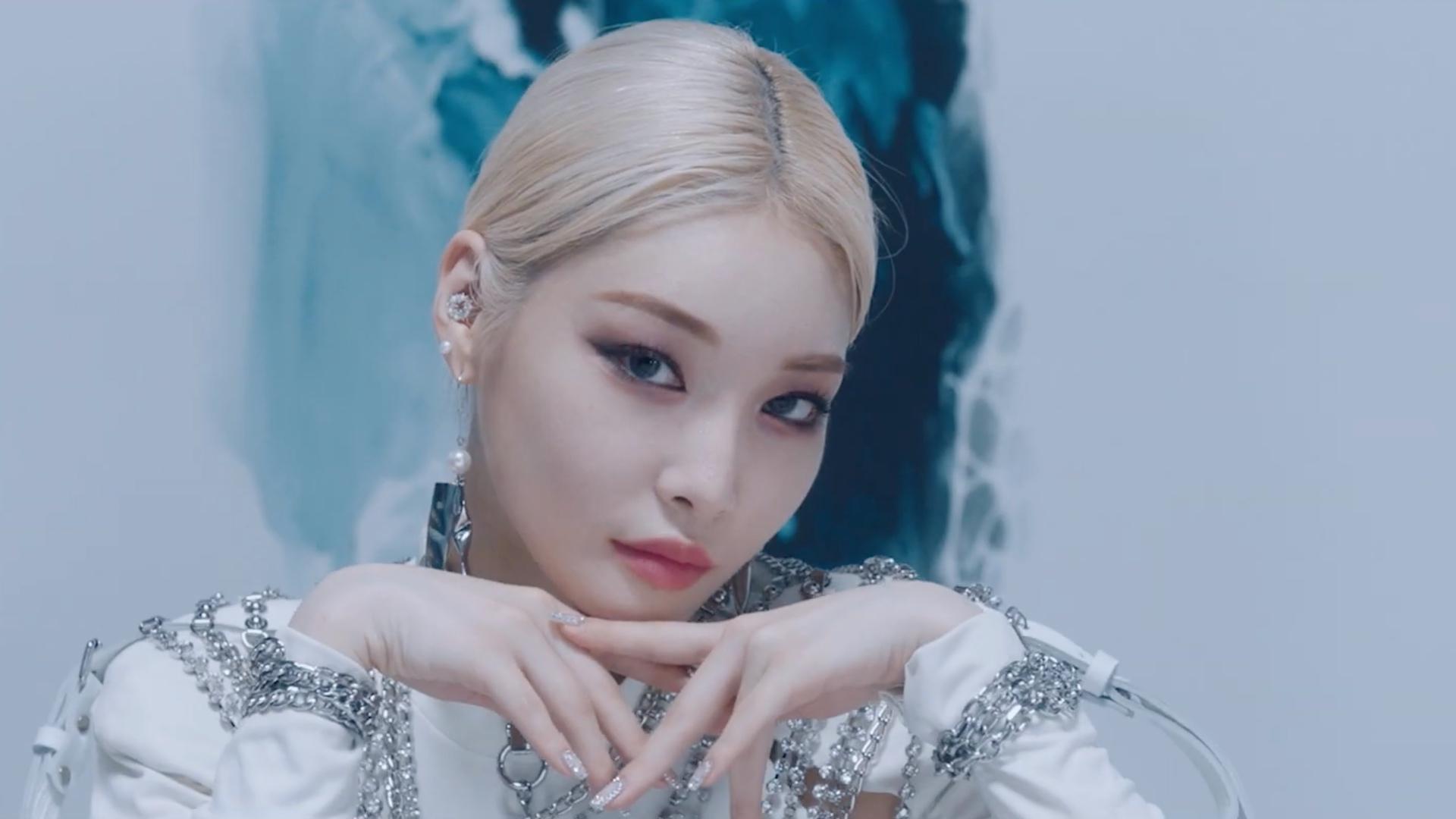 Chungha Releases MV For “Snapping”