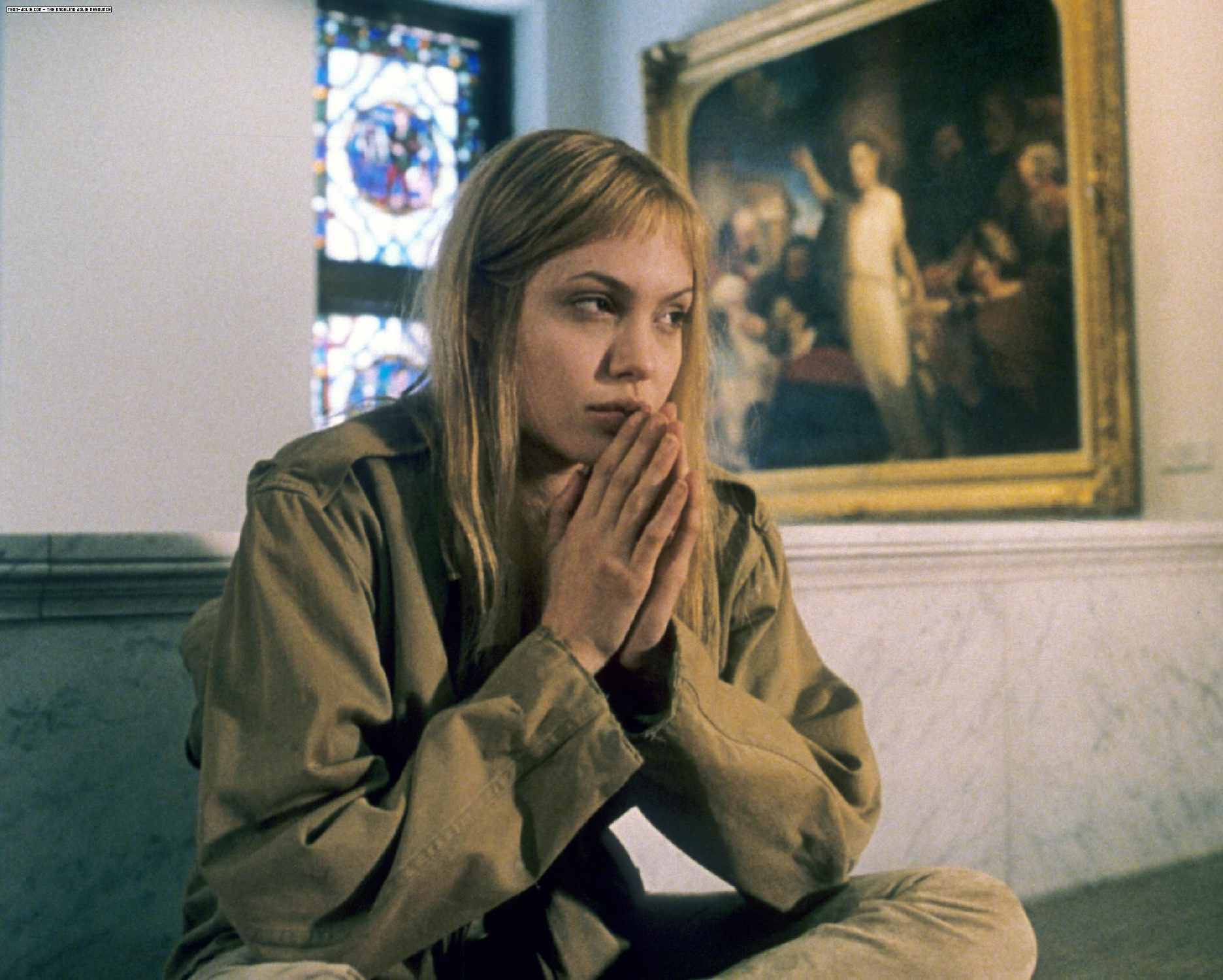 23.  A Night To Remember: The "Girl, Interrupted" Premiere 24 Years Ago - 1iciu01