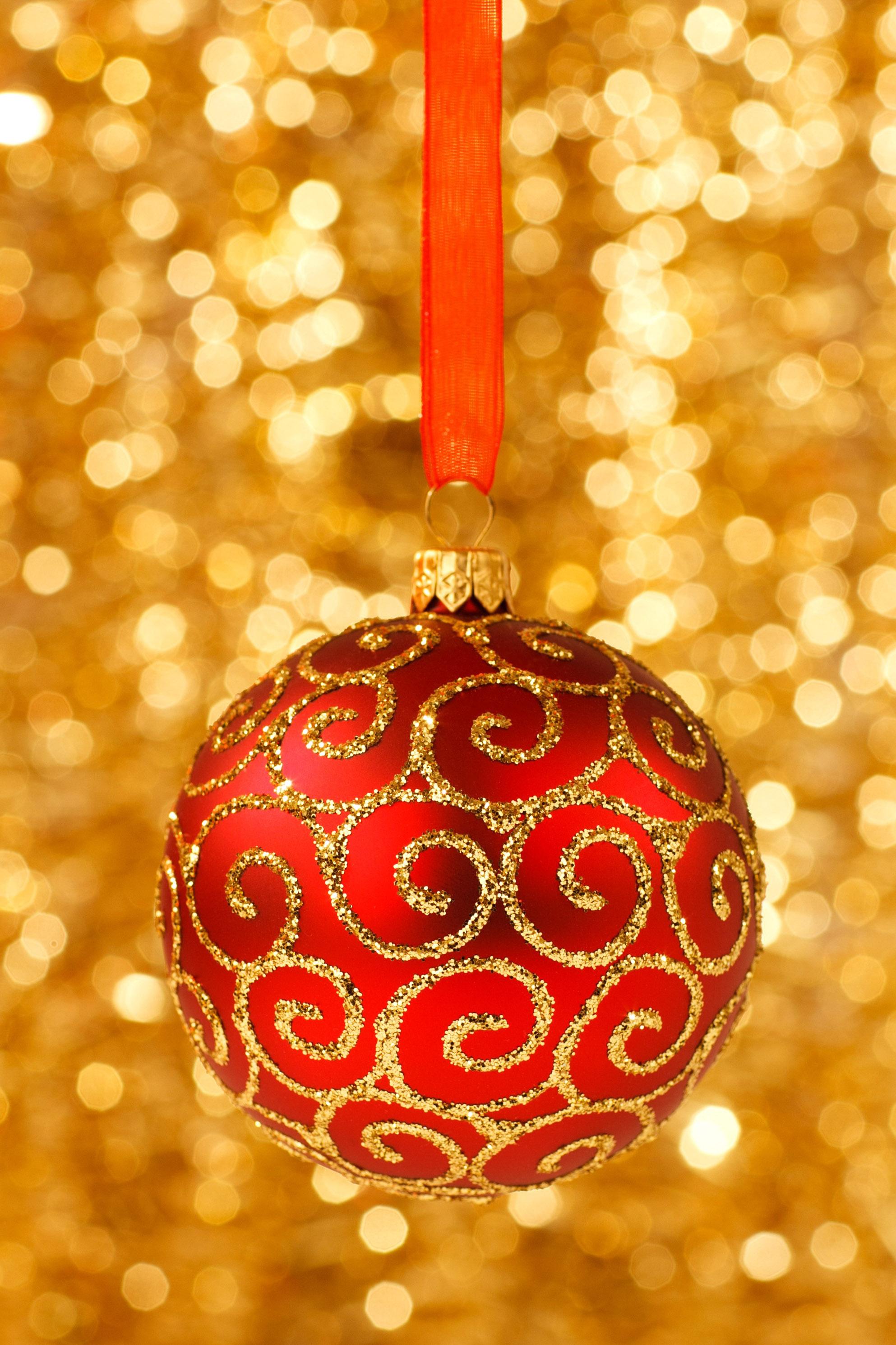 Great Ball or Bauble Themed Free Christmas Wallpaper or