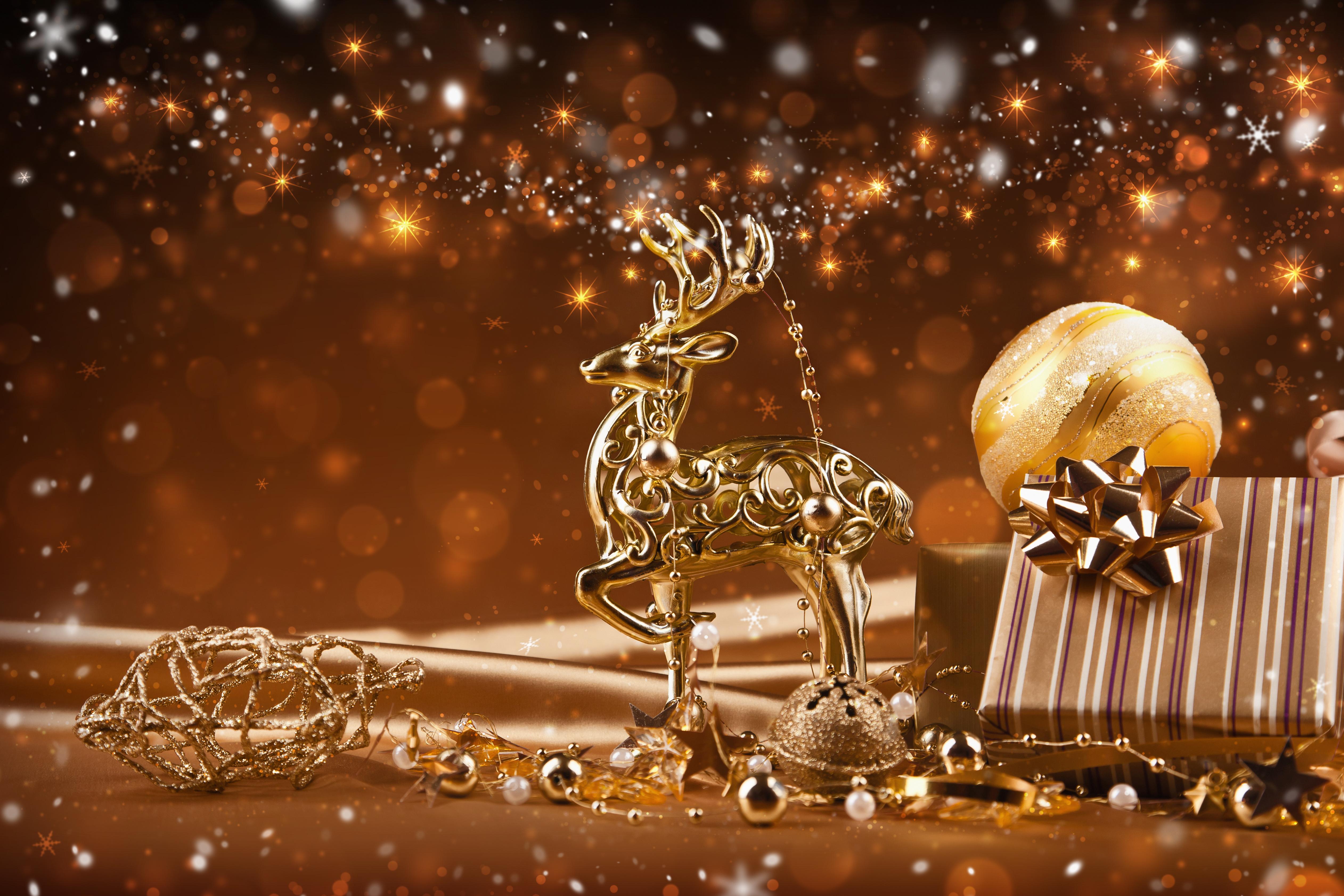 Reindeer new year ornaments golden christmas lights