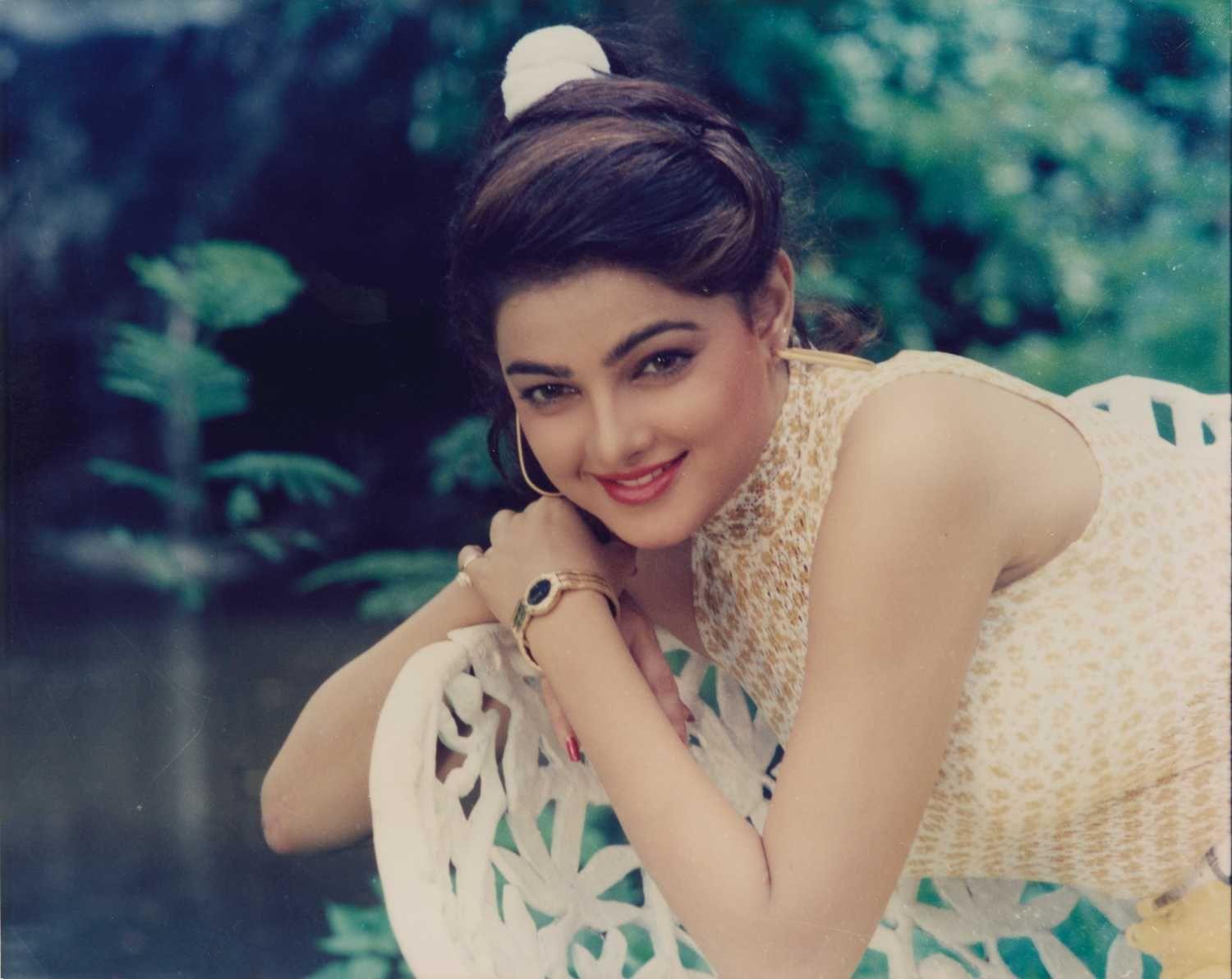 Mamta Kulkarni Latest Photo - Bollywood Actress | komoiyo