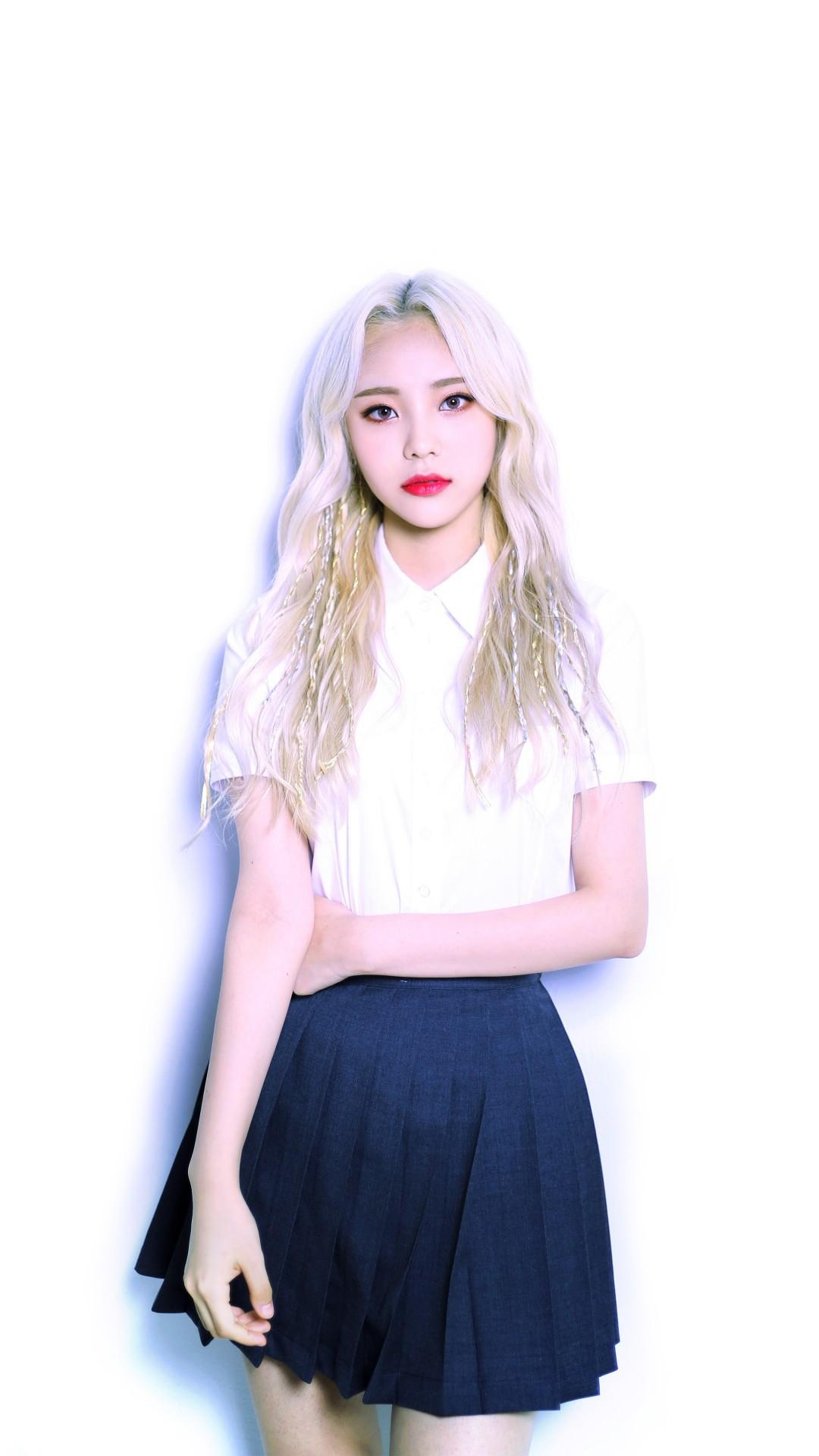 Download 1080x1920 Loona, Jinsoul, Blonde, South Korean Girl