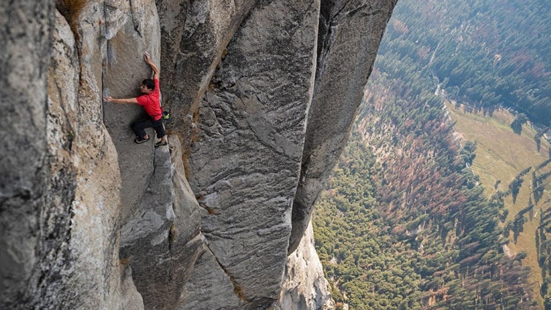 This Nerve Wracking 360 Video From FREE SOLO Shows Alex