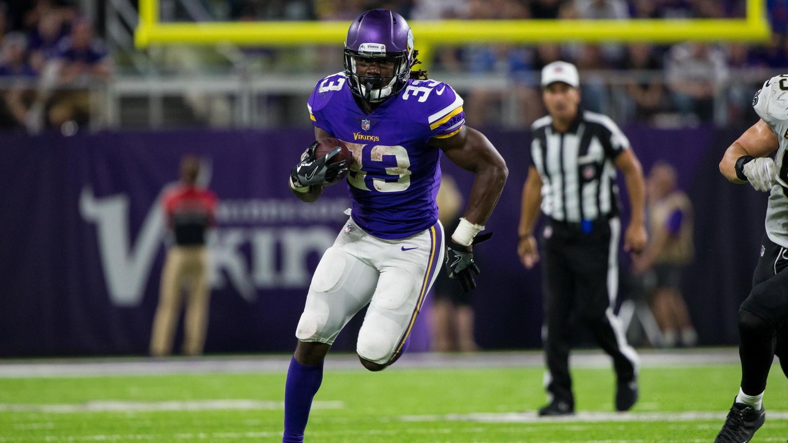 Vikings RB Dalvin Cook cooks up food for family after NFL