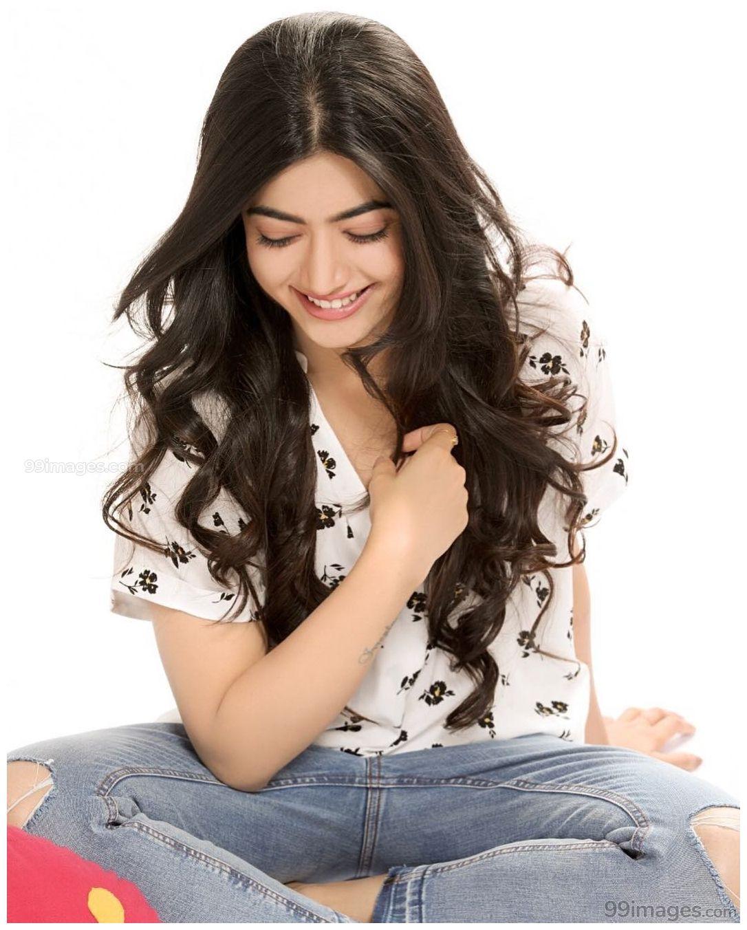 Rashmika Mandanna Beautiful HD Photo & Mobile Wallpaper HD