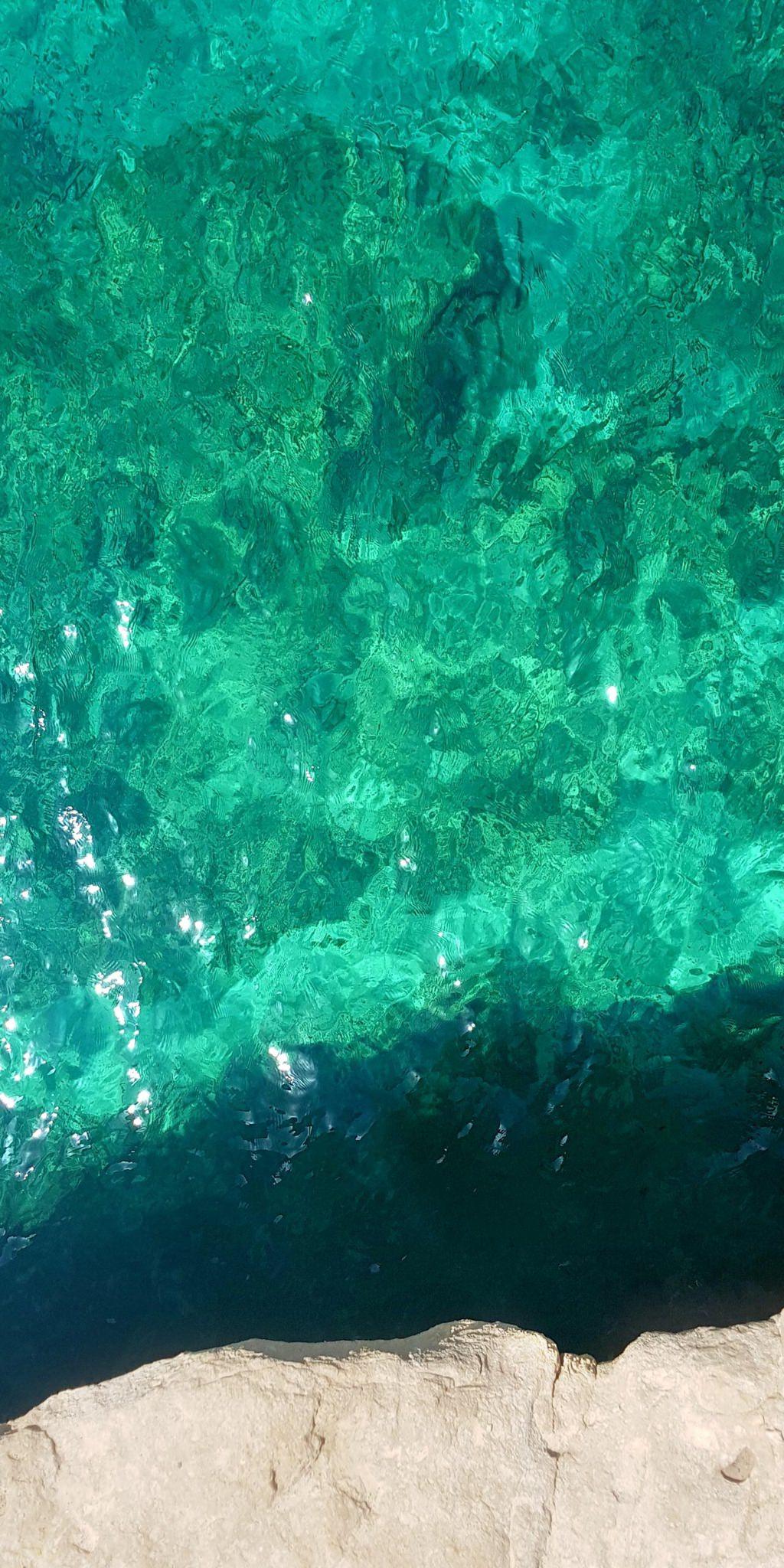 iPhone X sea wallpaper shades of green and blue