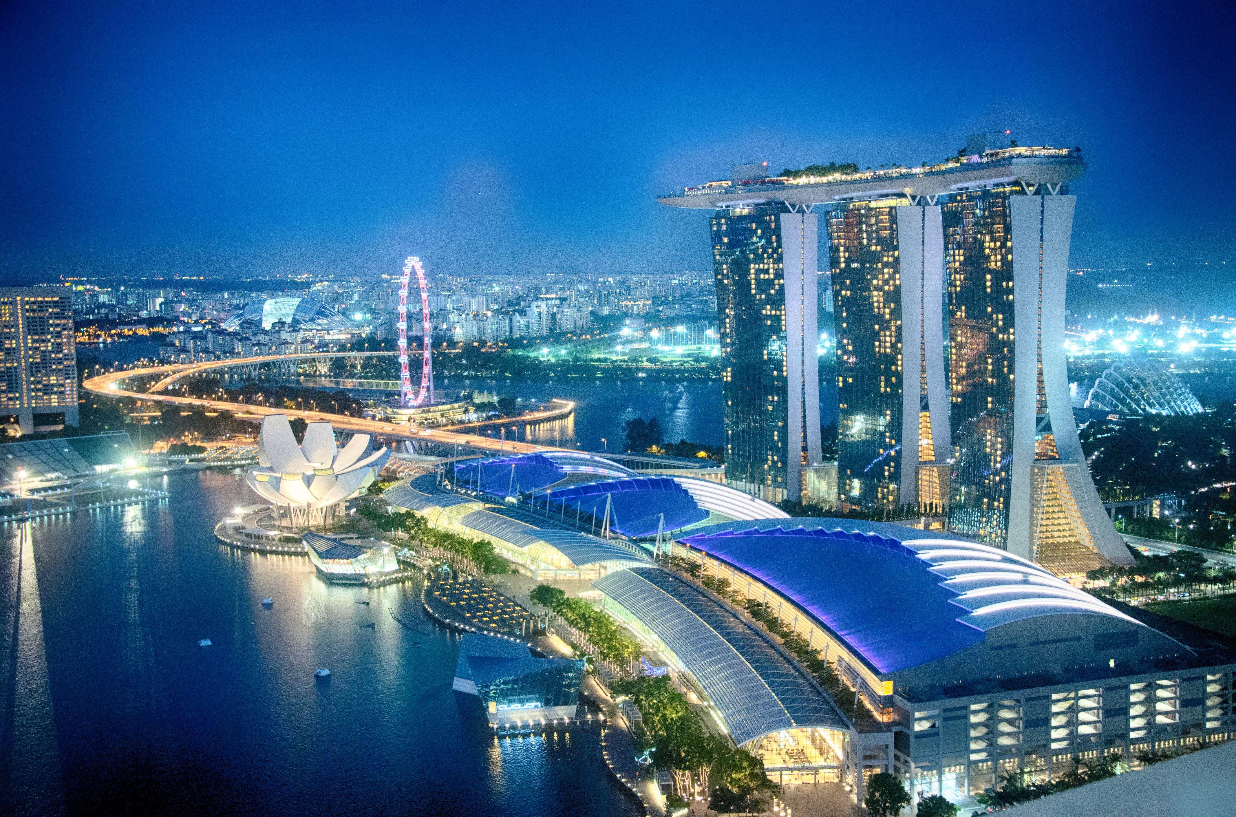 Photo of Marina Bay Sands, Singapore during nighttime in panoramic