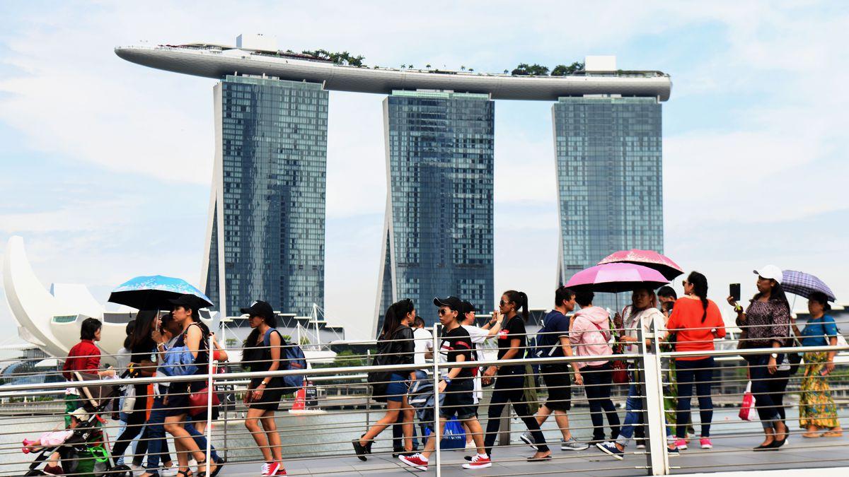 Skyscraper bridges and gardens aren't real public spaces