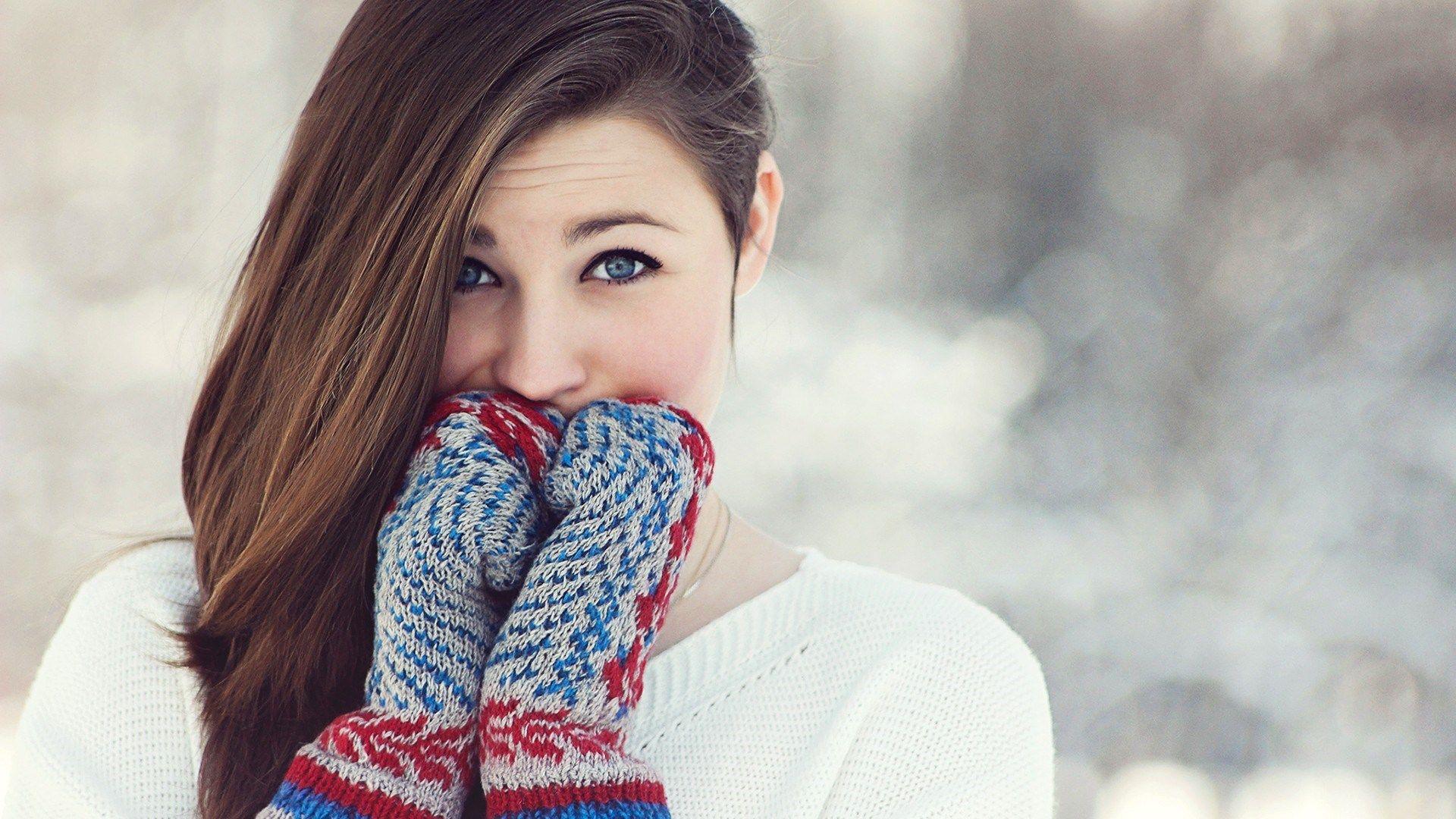 Beautiful Cute Winter Girl Wallpaper