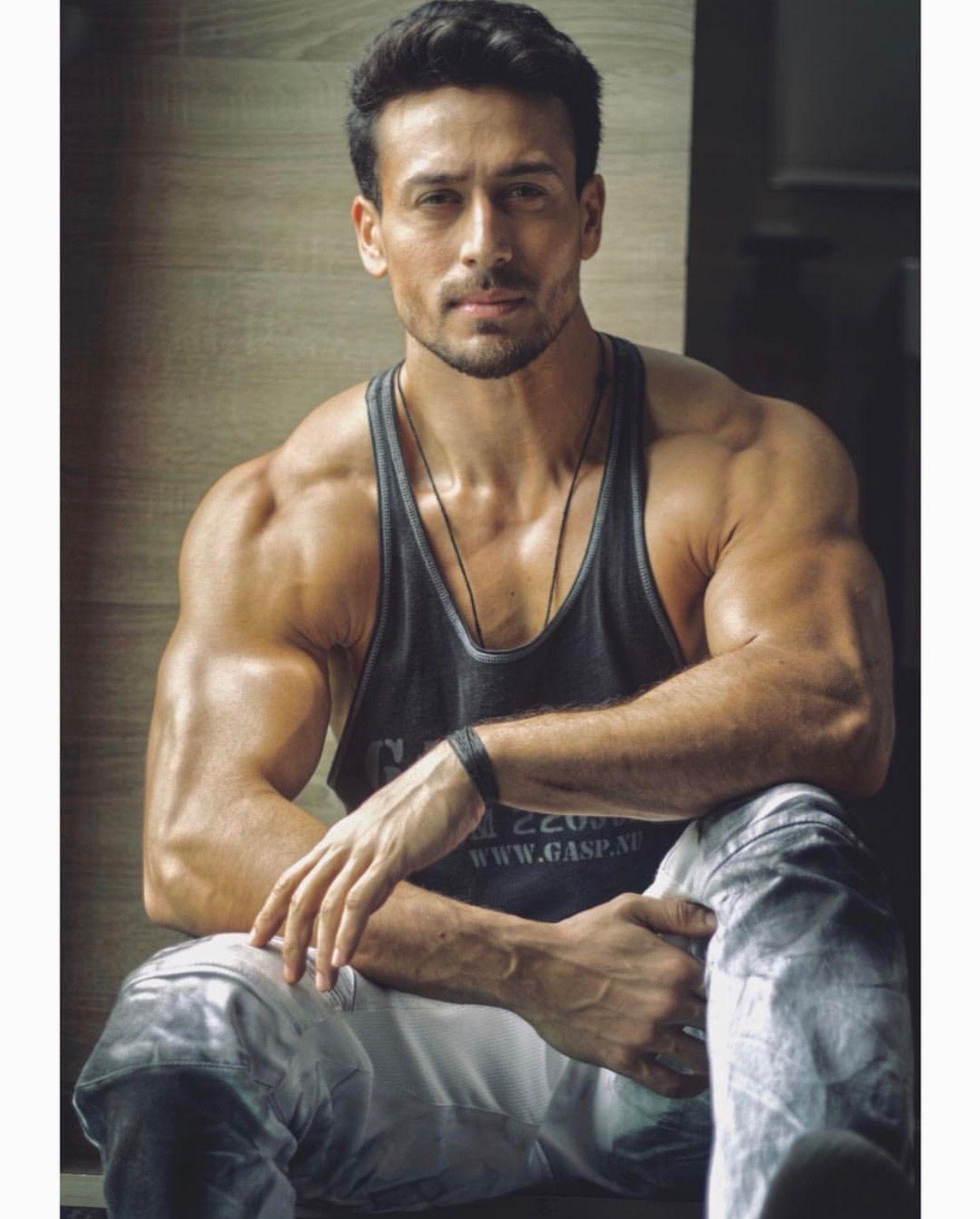 Tiger Shroff Body Phone Wallpapers - Wallpaper Cave