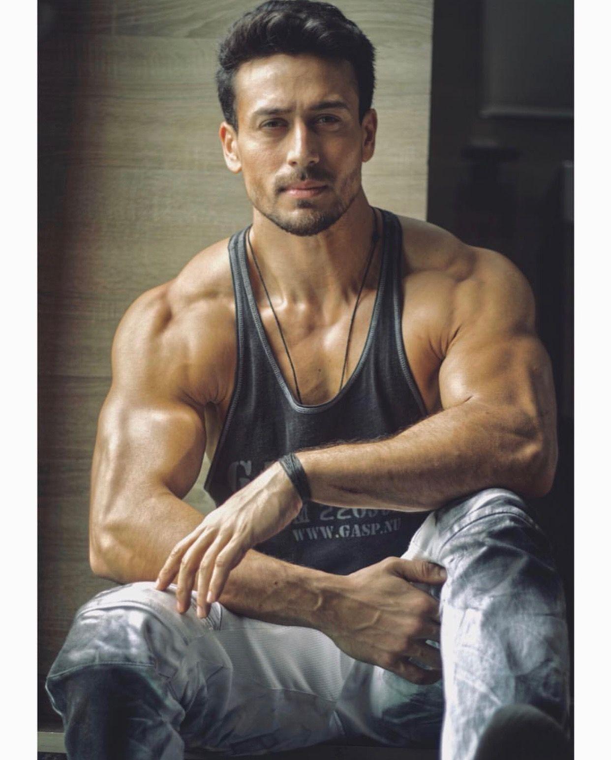 Vishal. Tiger shroff, Bollywood picture, Tiger