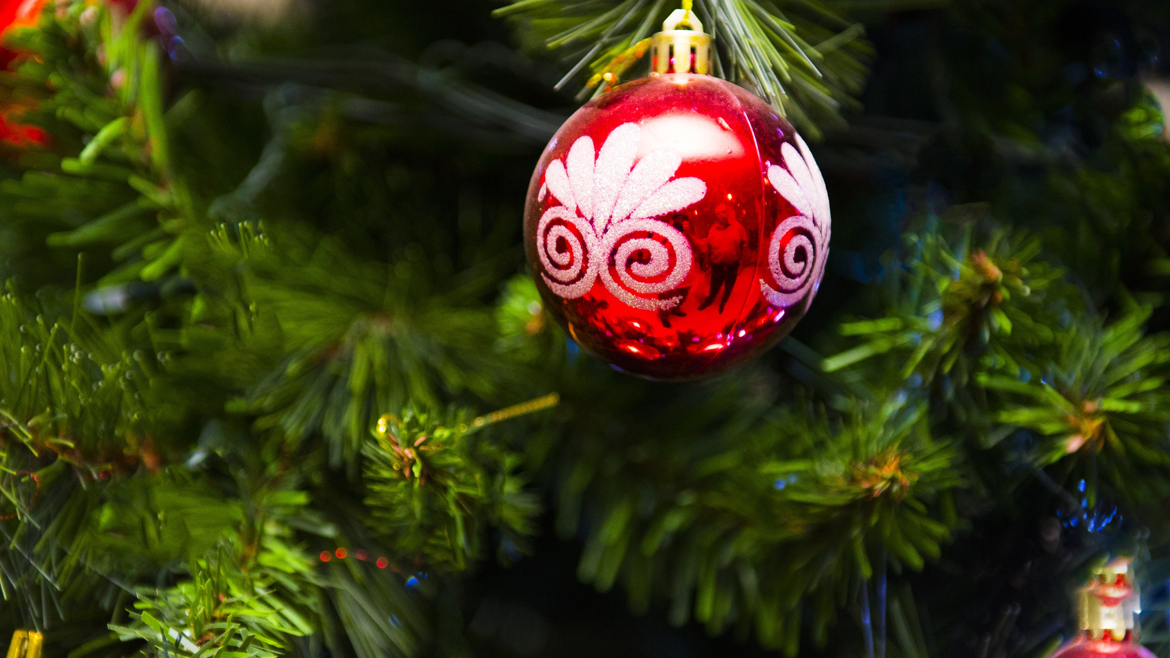 Christmas Tree Decoration Red Ball 4K Background HD
