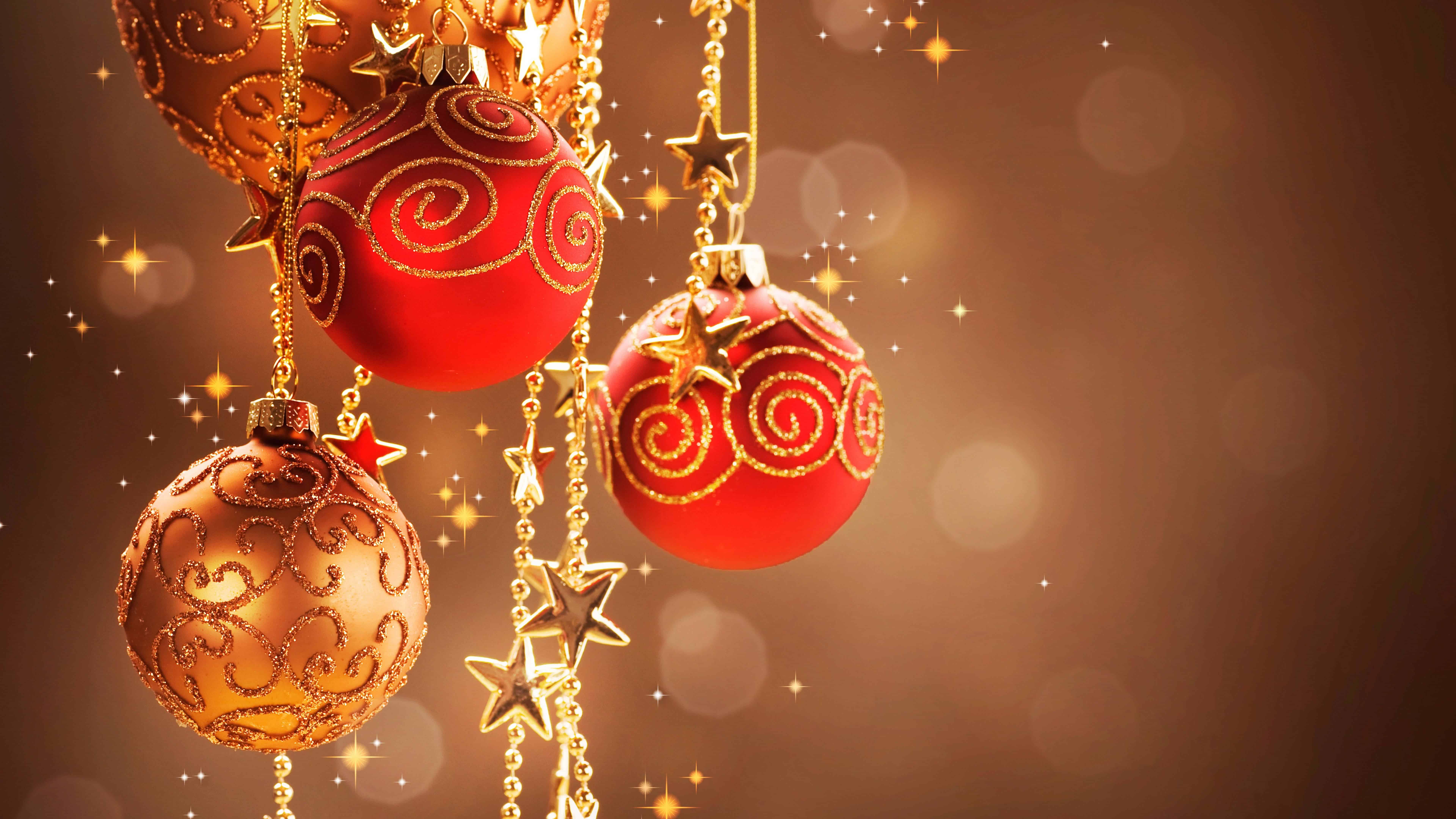 Red And Gold Christmas Tree Balls UHD 8K Wallpaper