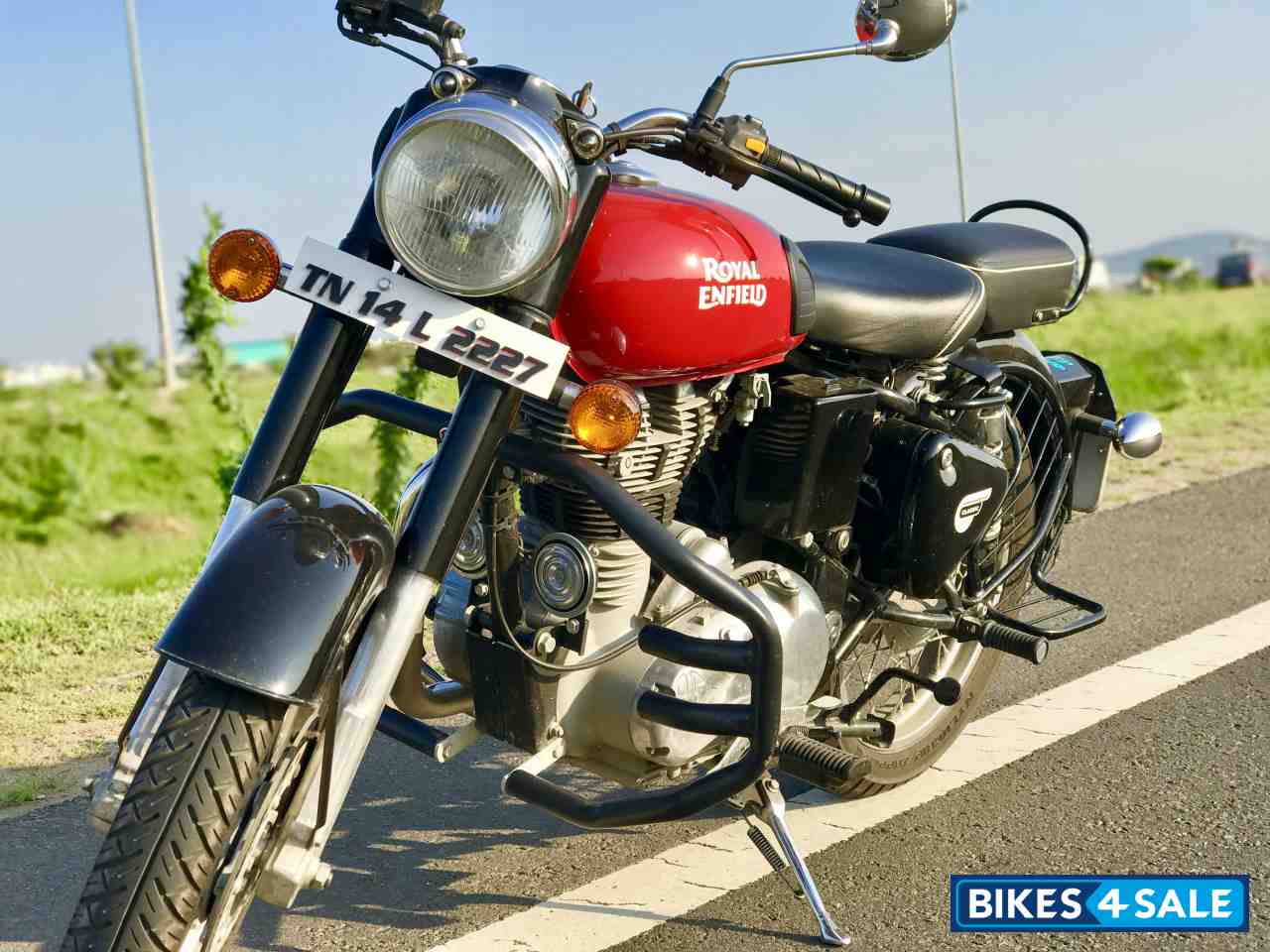 Royal Enfield Classic 350 Red Image