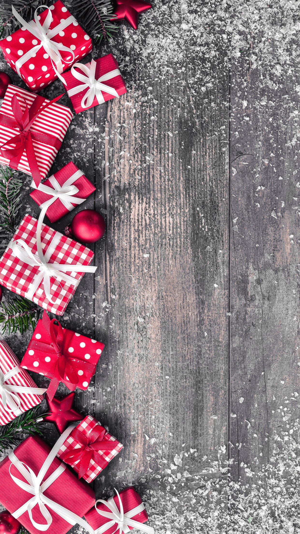 Free Christmas Wallpaper for iPhone and Vintage Background