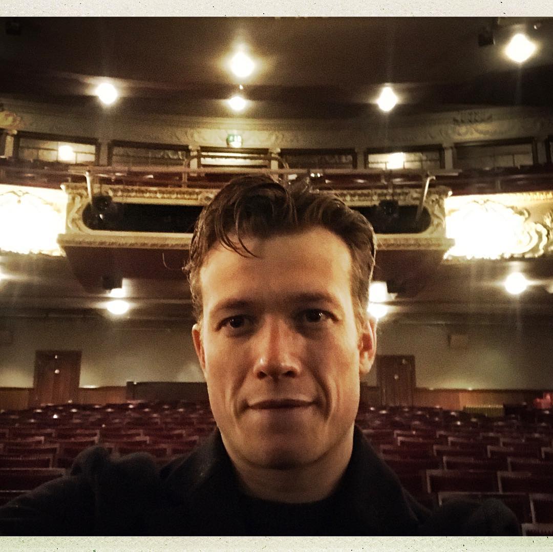 NEW Pic of Ed Speleers