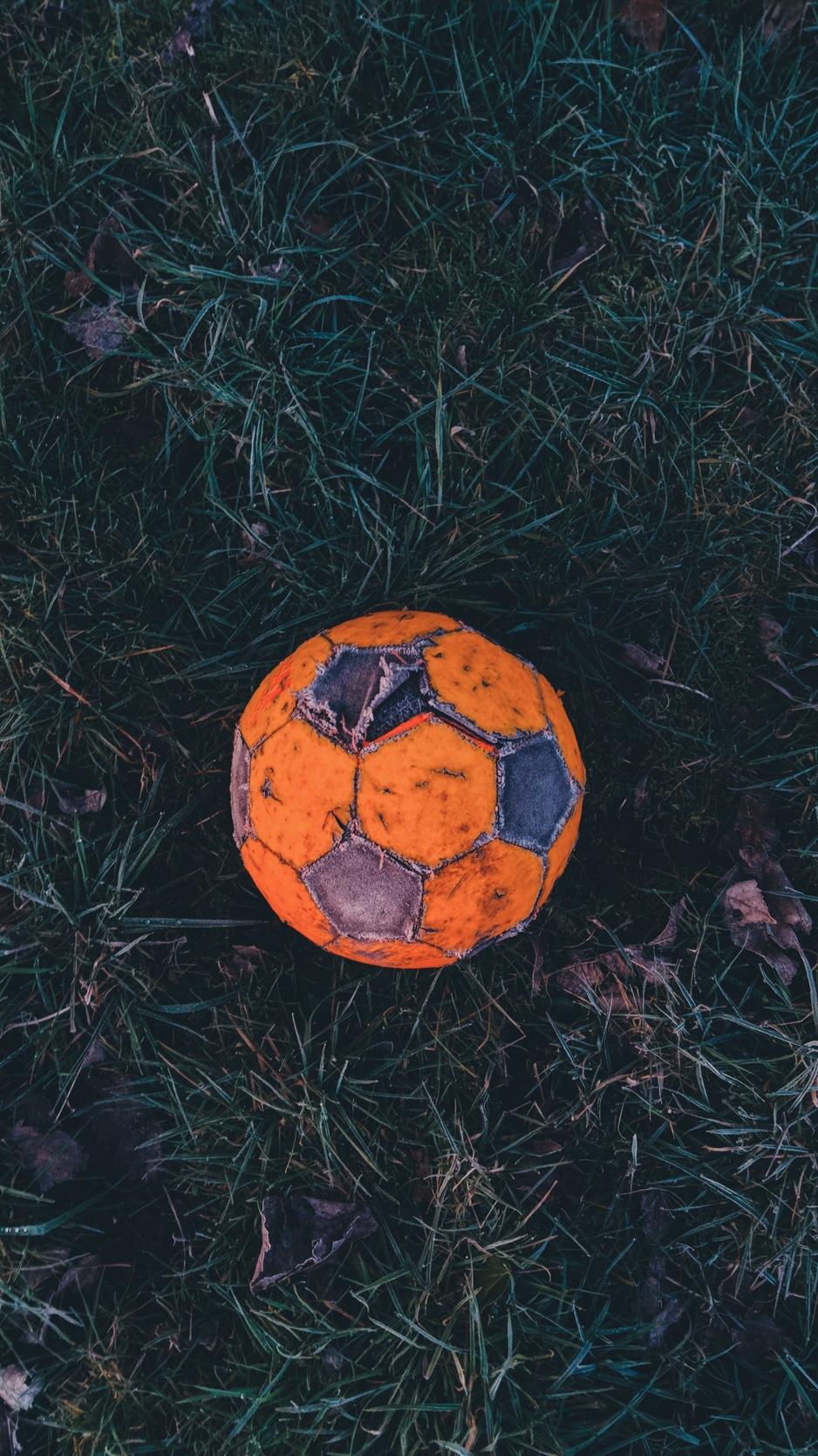 Download wallpaper 938x1668 soccer ball, football, old